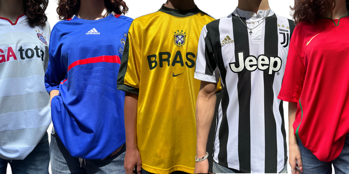 Zu sehen sind fünf verschiedene Vintage Trikots. Dabei sind FC Bayern, Brasilien, Türkei und Juventus. 
