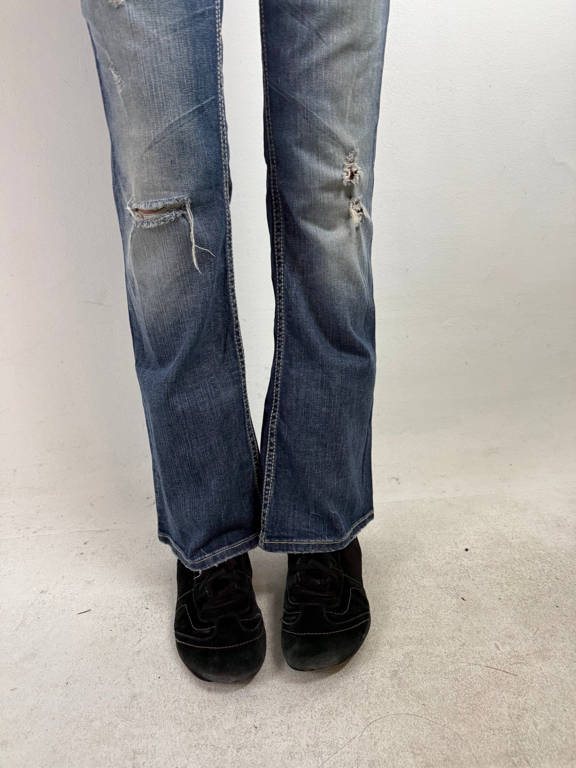 Detailliertes Tragebild von Vintage Silver Jeans Low Waist Bootcut Jeans S von vorne