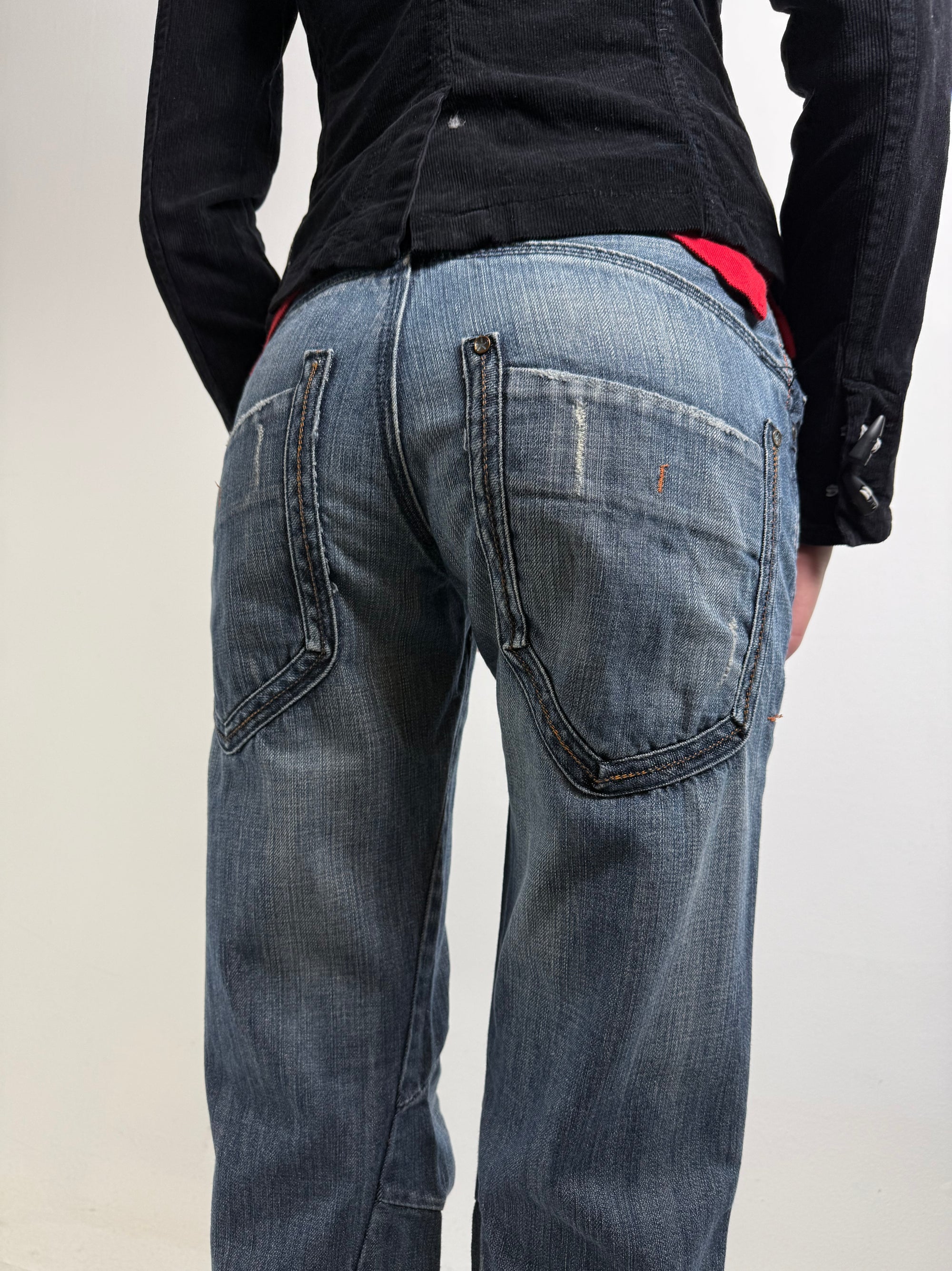 Detailliertes Tragebild von Vintage Asida Industry Straight Leg Jeans S von hinten