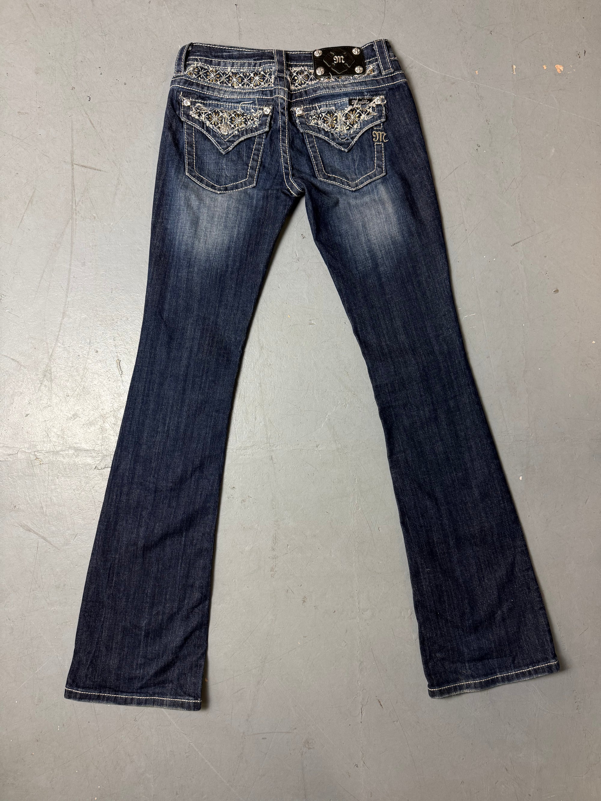 Produktbild von Vintage Miss Me Dark Blue Glitter Flower Bootcut Denim von hinten