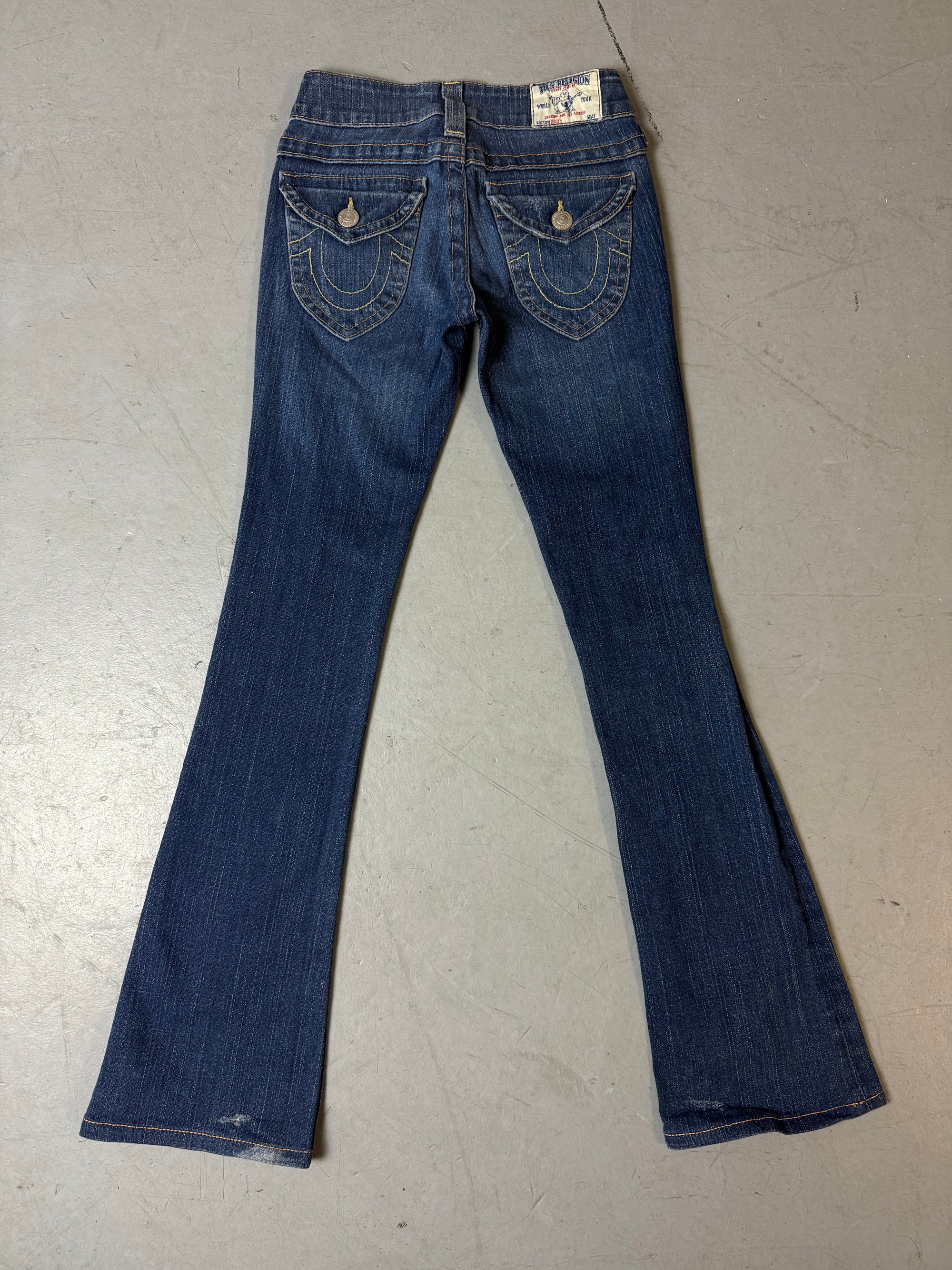 Produktbild von einer Vintage True Religion Low Waist Bootcut Jeans von hinten