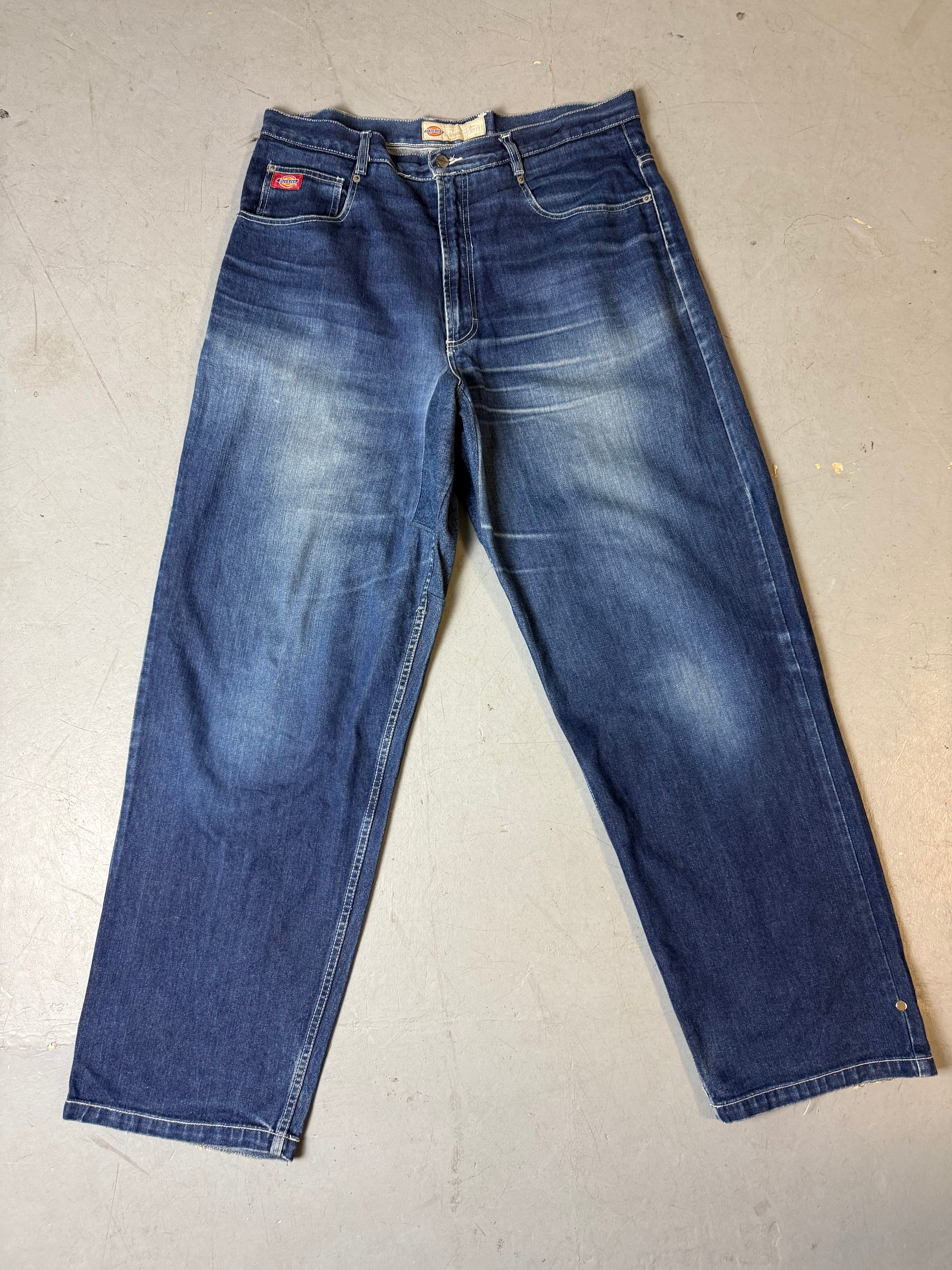 Produktbild von Vintage Dickies Denim Super Baggy Jeans XL von vorne