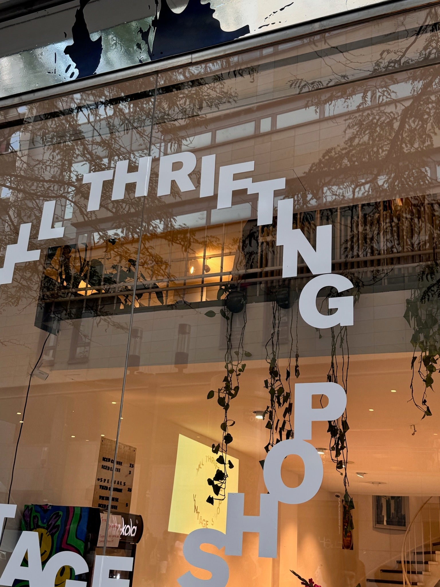 Vintage Shop 2000s Y2K Vintage Clothing Streetwear Stuttgart Second Hand Shop Breite Straße 4