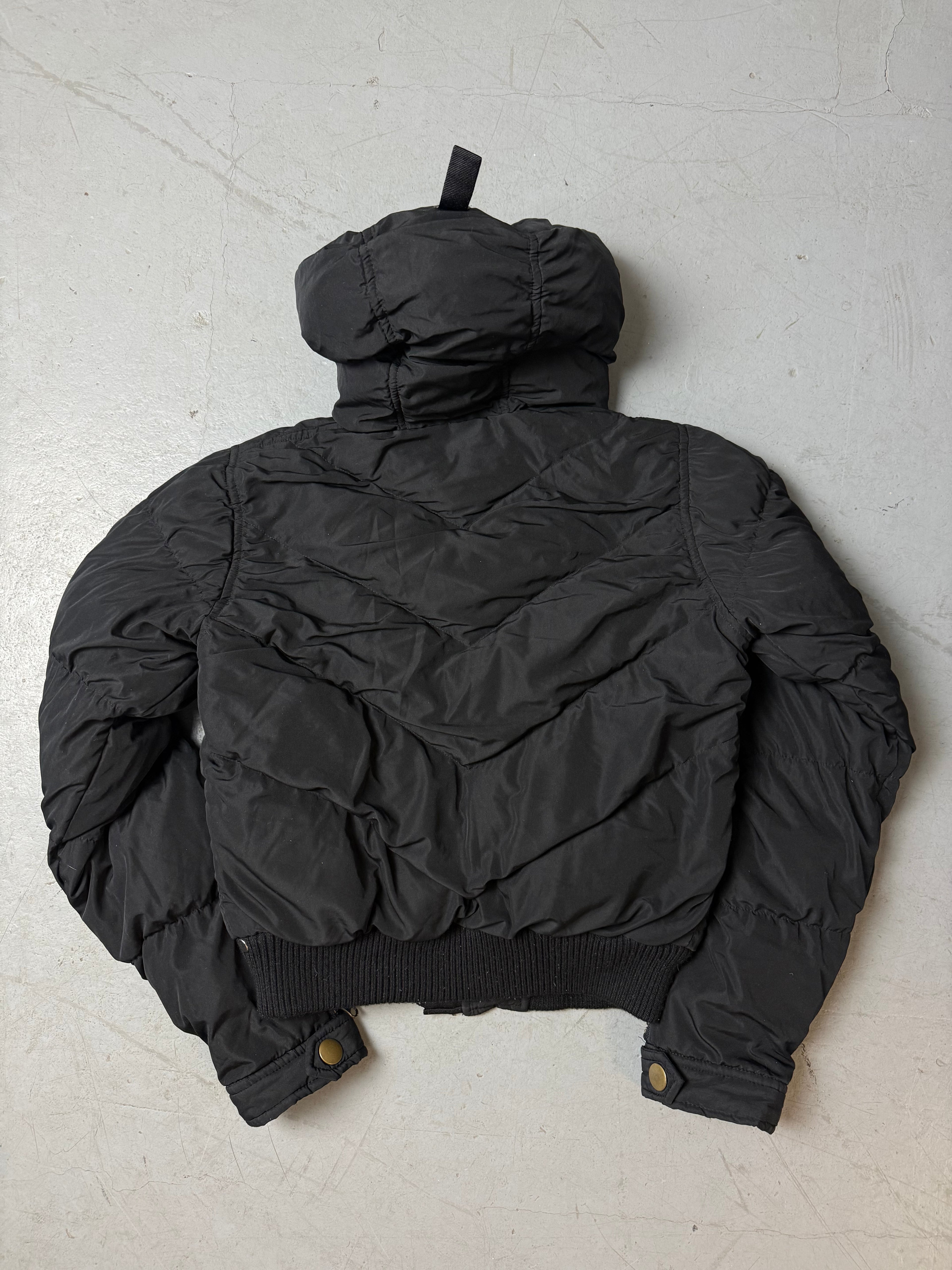 Vintage Lee Jeans Black Cropped Puffer Jacket for girls. Y2K Second Hand 2000s Fashion 