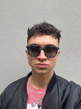Laden Sie das Bild in den Galerie-Viewer, Philipp Plein Sunglasses