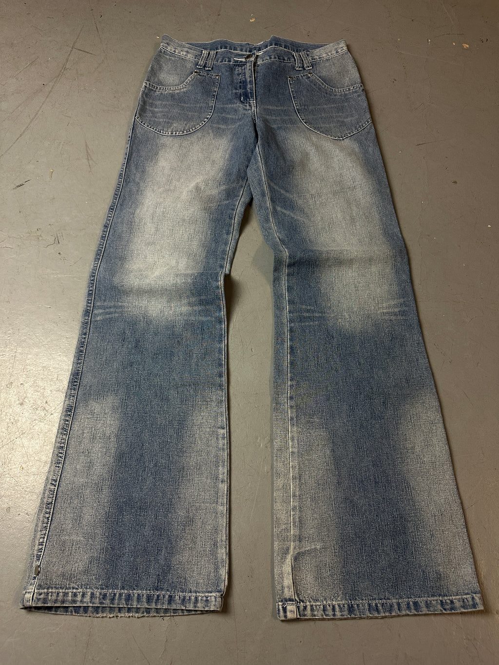 Produktbild von Vintage Bright Washed Flared Denim von vorne