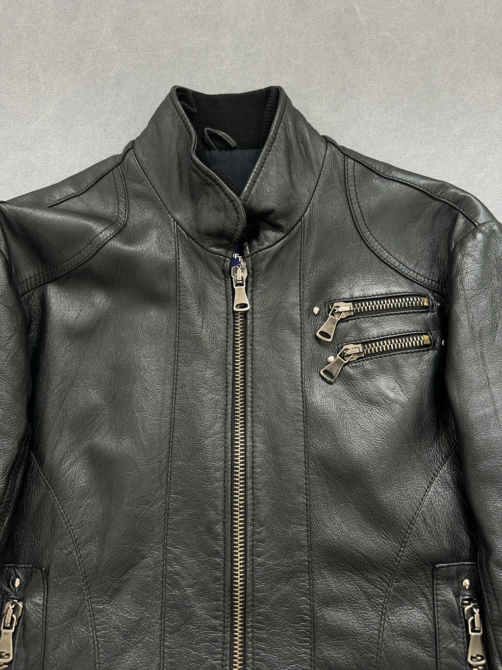 Vintage Leather Jacket für Herren. Y2K Second Hand 2000s Fashion
