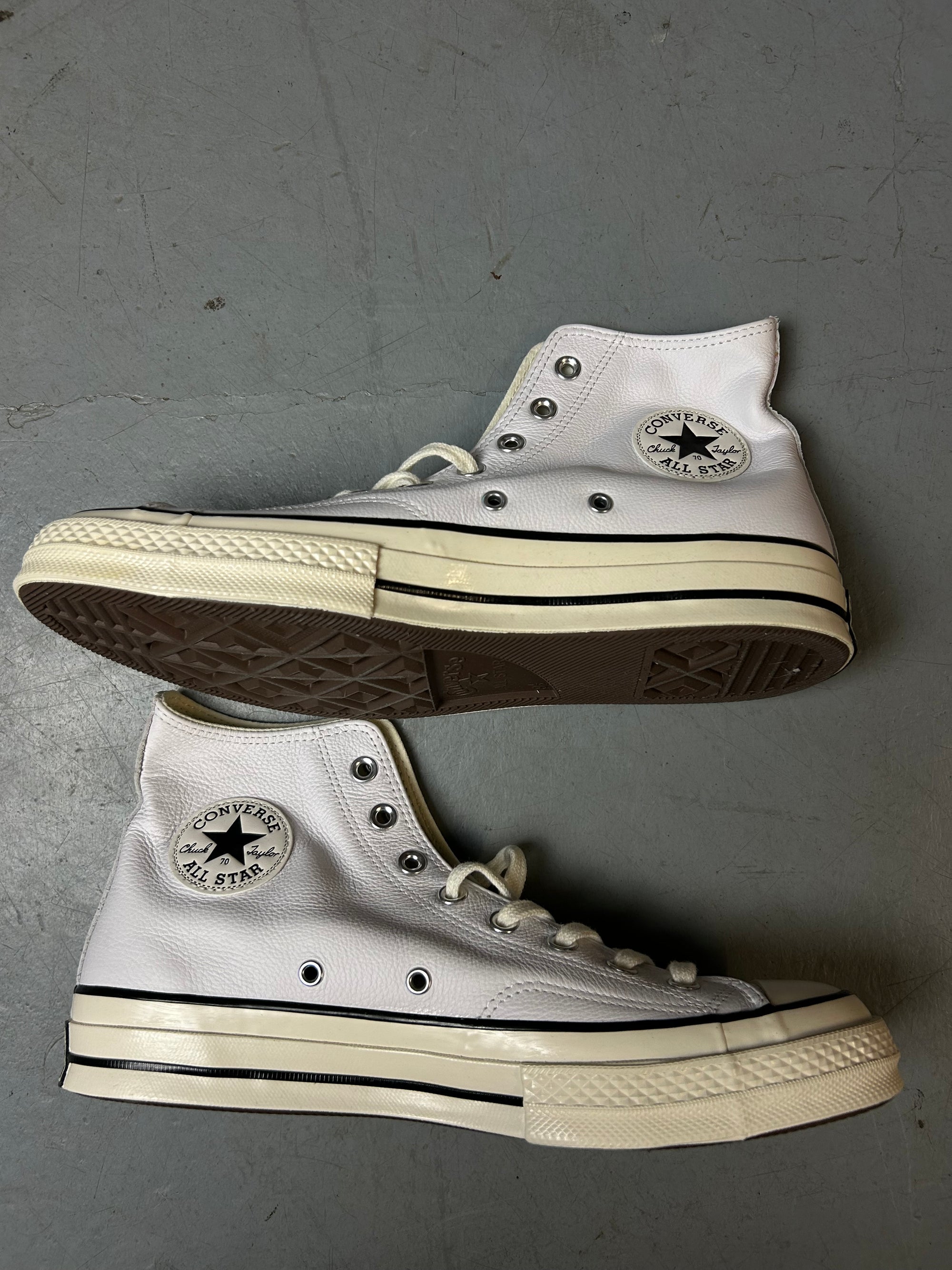Produktbild von Vintage Converse Chucks White 43 von der Seite
