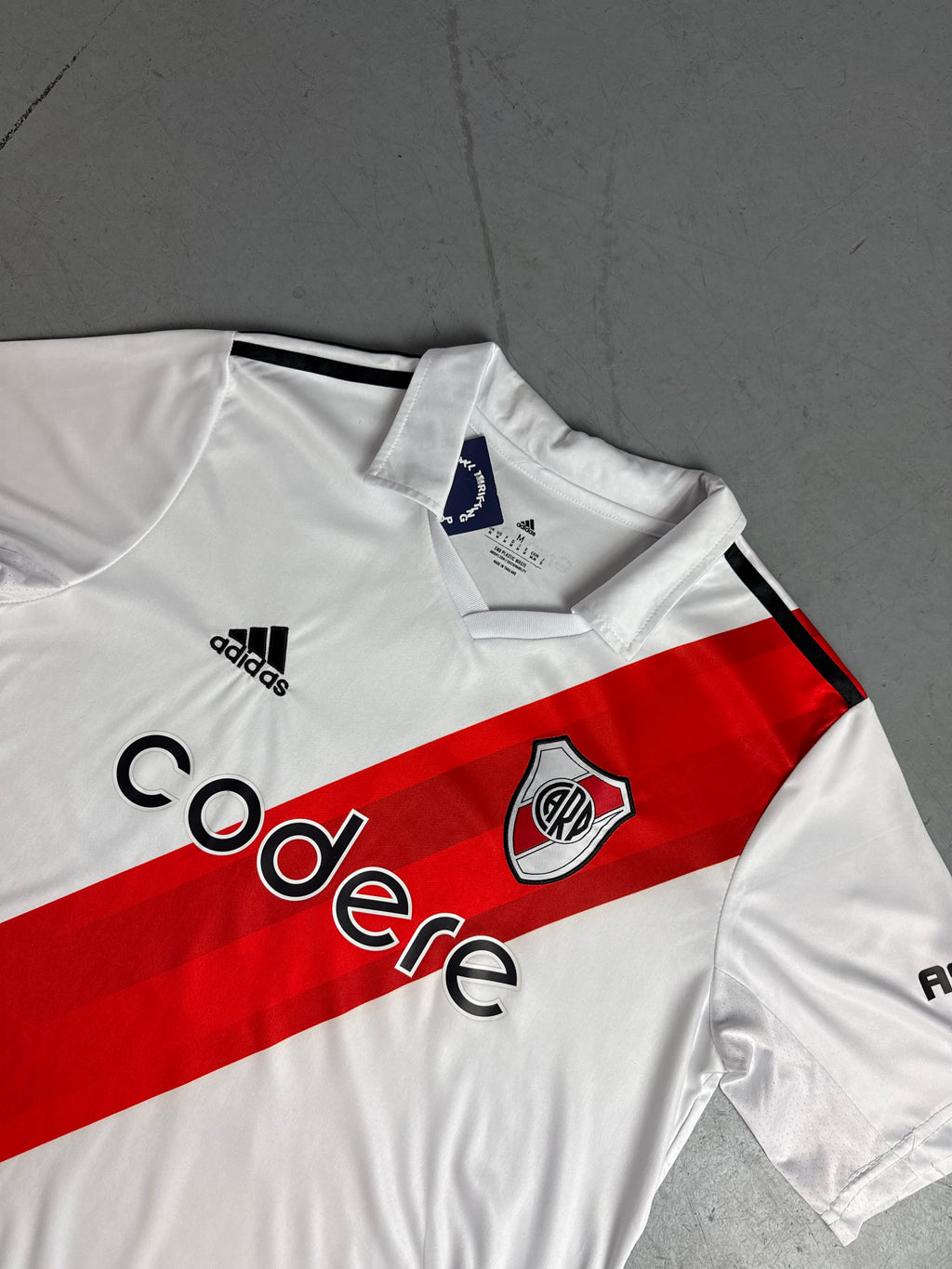 Adidas River Plate 22/23 Fußballtrikot für Herren. Vintage Y2K Second Hand Fashion 