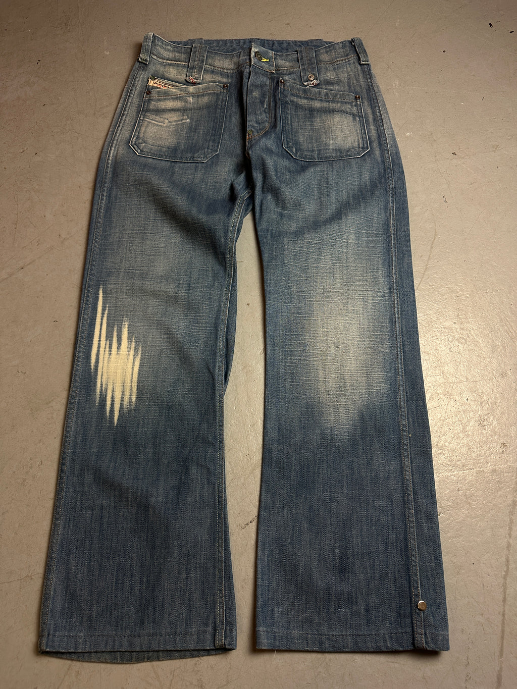 Produktbild von einer Vintage Diesel Bleached Denim von vorne