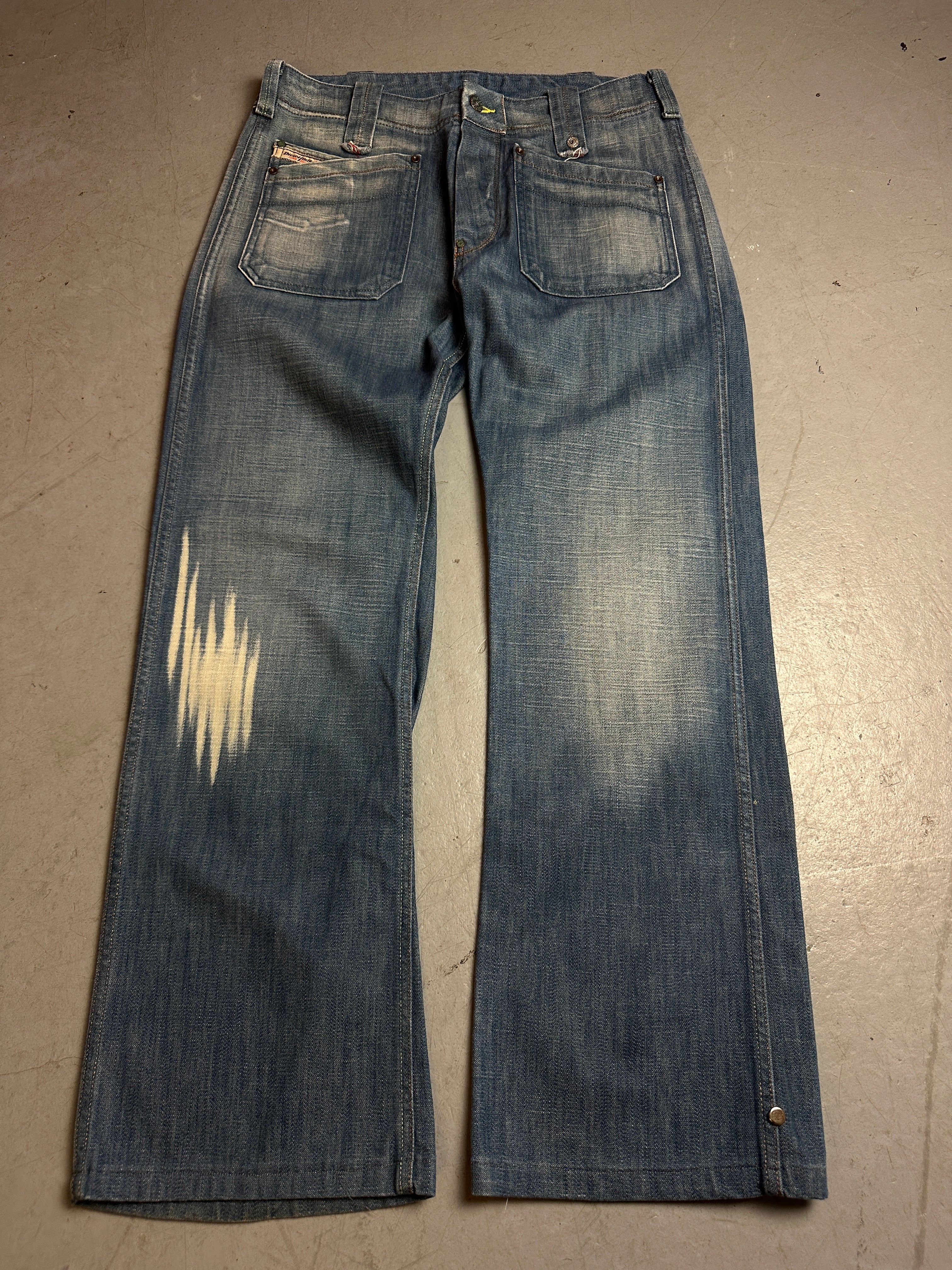 Produktbild von einer Vintage Diesel Bleached Denim von vorne