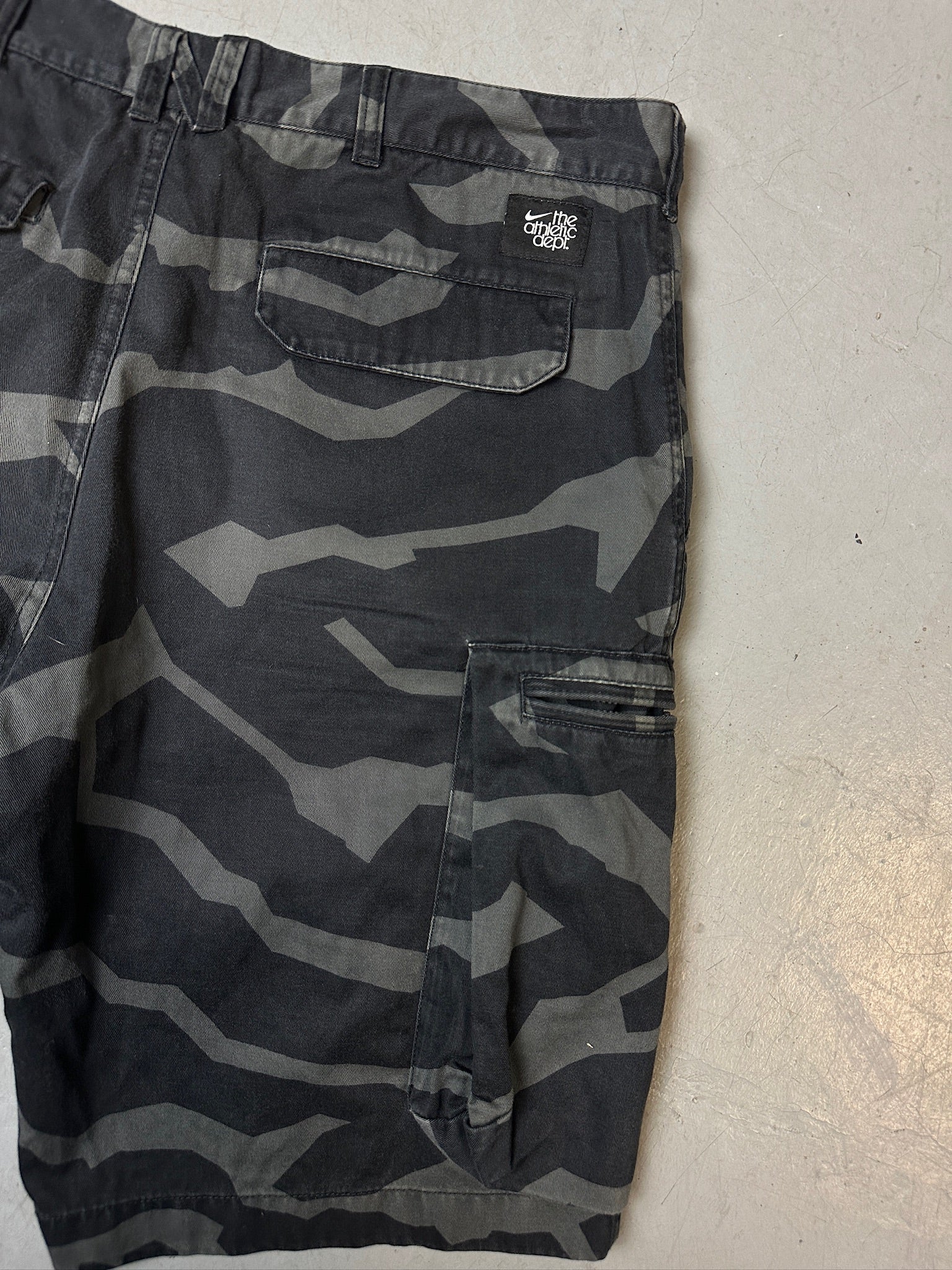 Vintage Nike Camouflage Cargo Shorts M