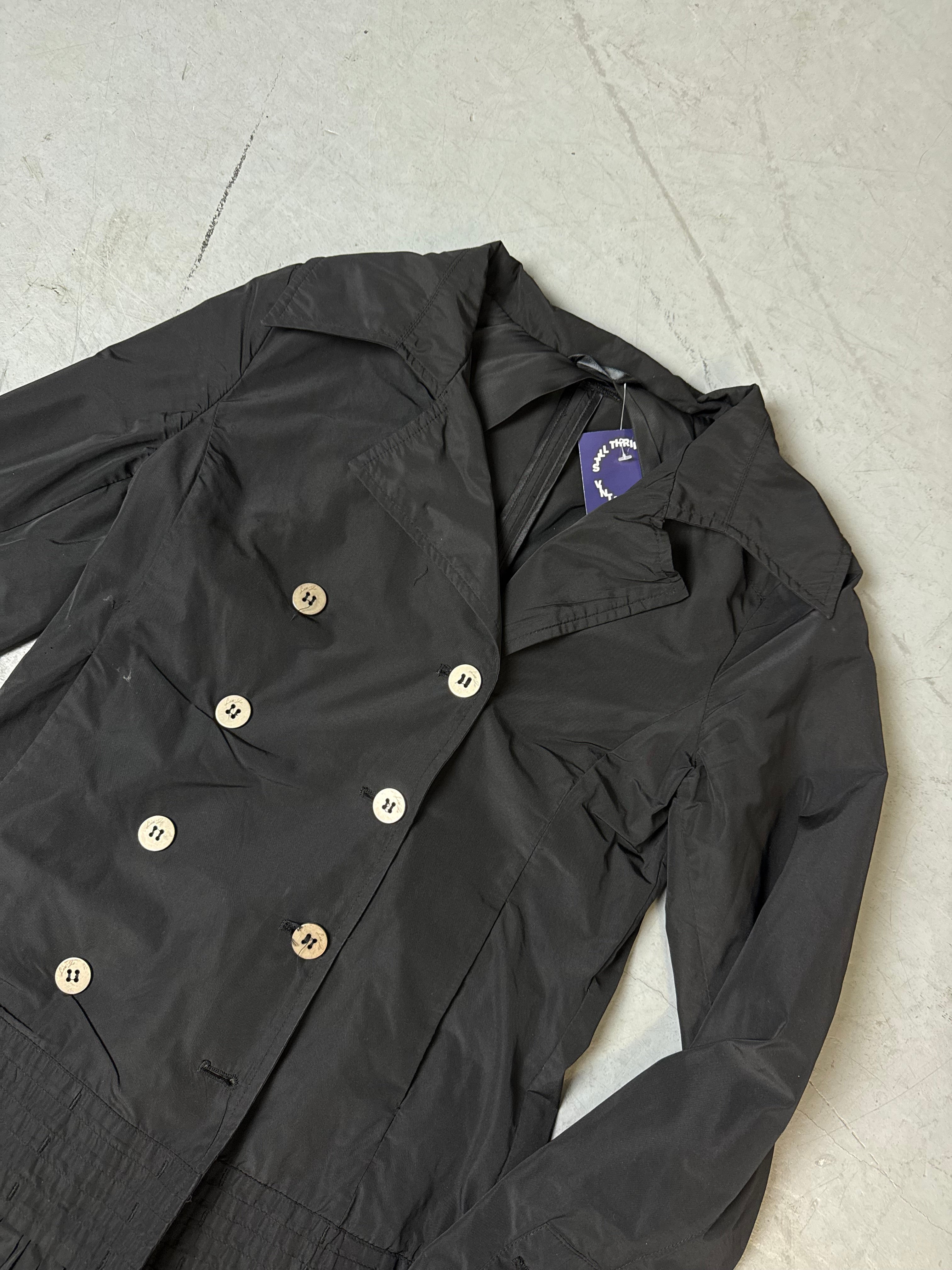 Ein schwarzer Mantel von LiuJu mit Knöpfen vintage Y2K 