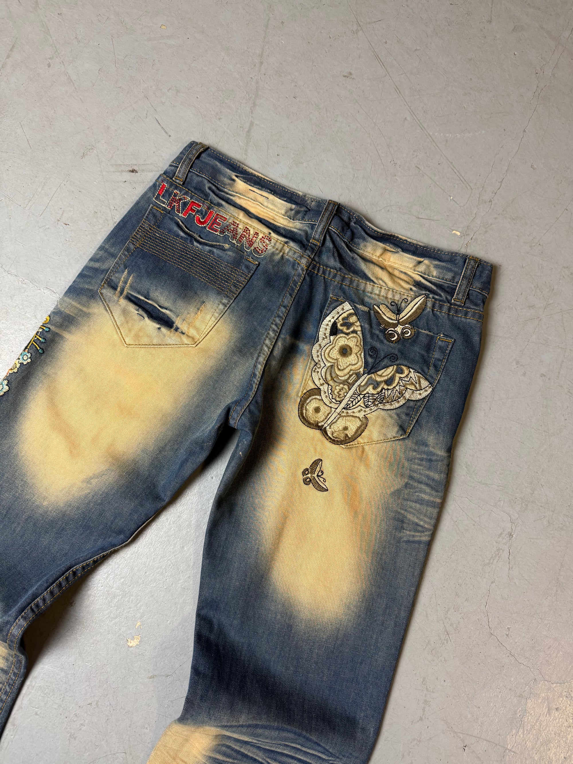Detailliertes Produktbild von Vintage New Style Washed Out Jeans with Stitching S/M von hinten