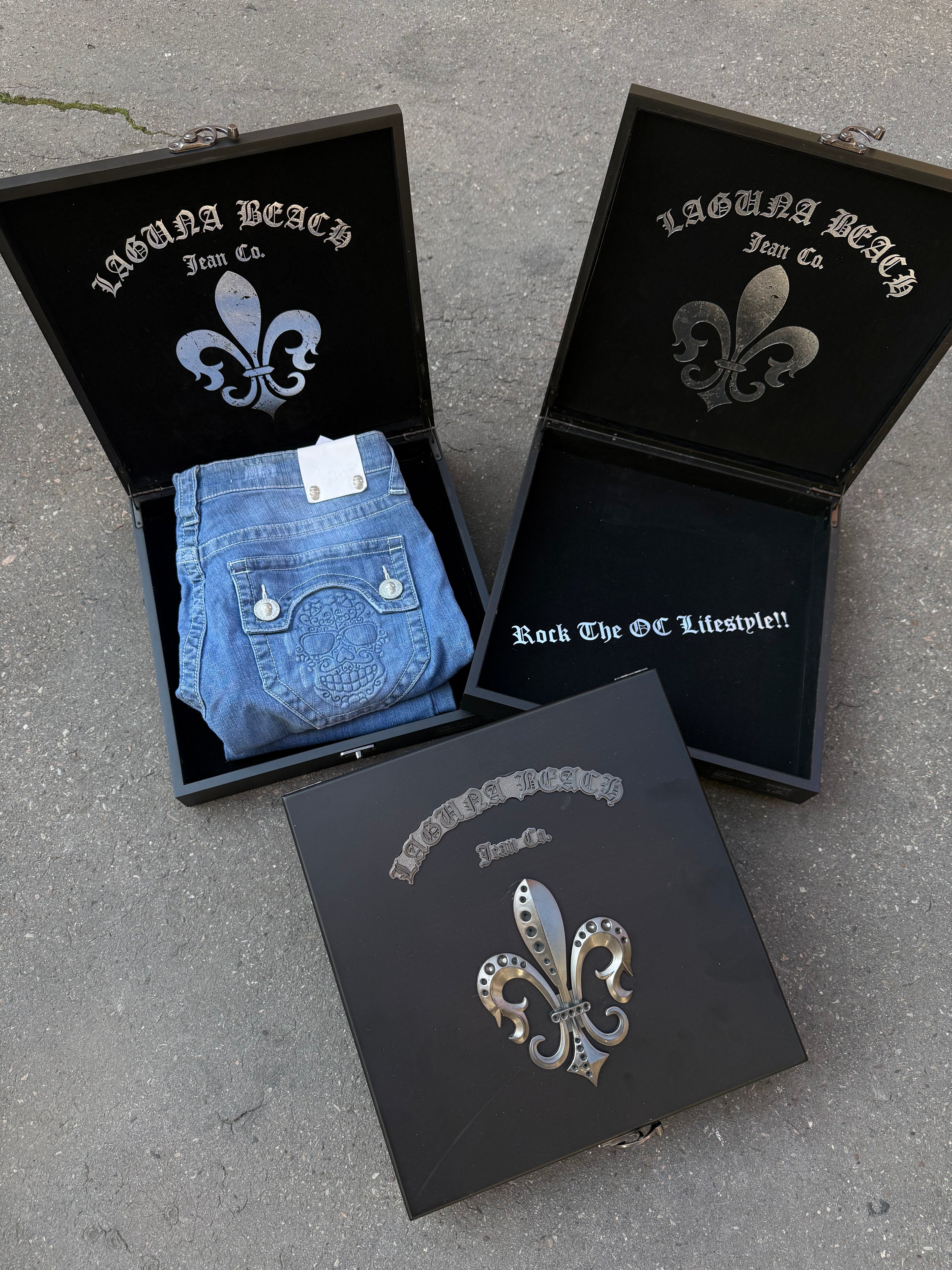 Y2K Laguna Beach „Huntington Beach“ Light Blue Mid Waist Denim für Damen. Y2K 2000s Fashion