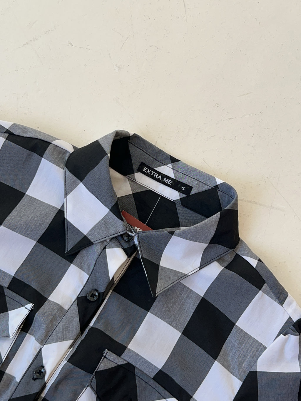 Vintage Extra Me Shirt für Damen. Y2k Second Hand 2000s Fashion.