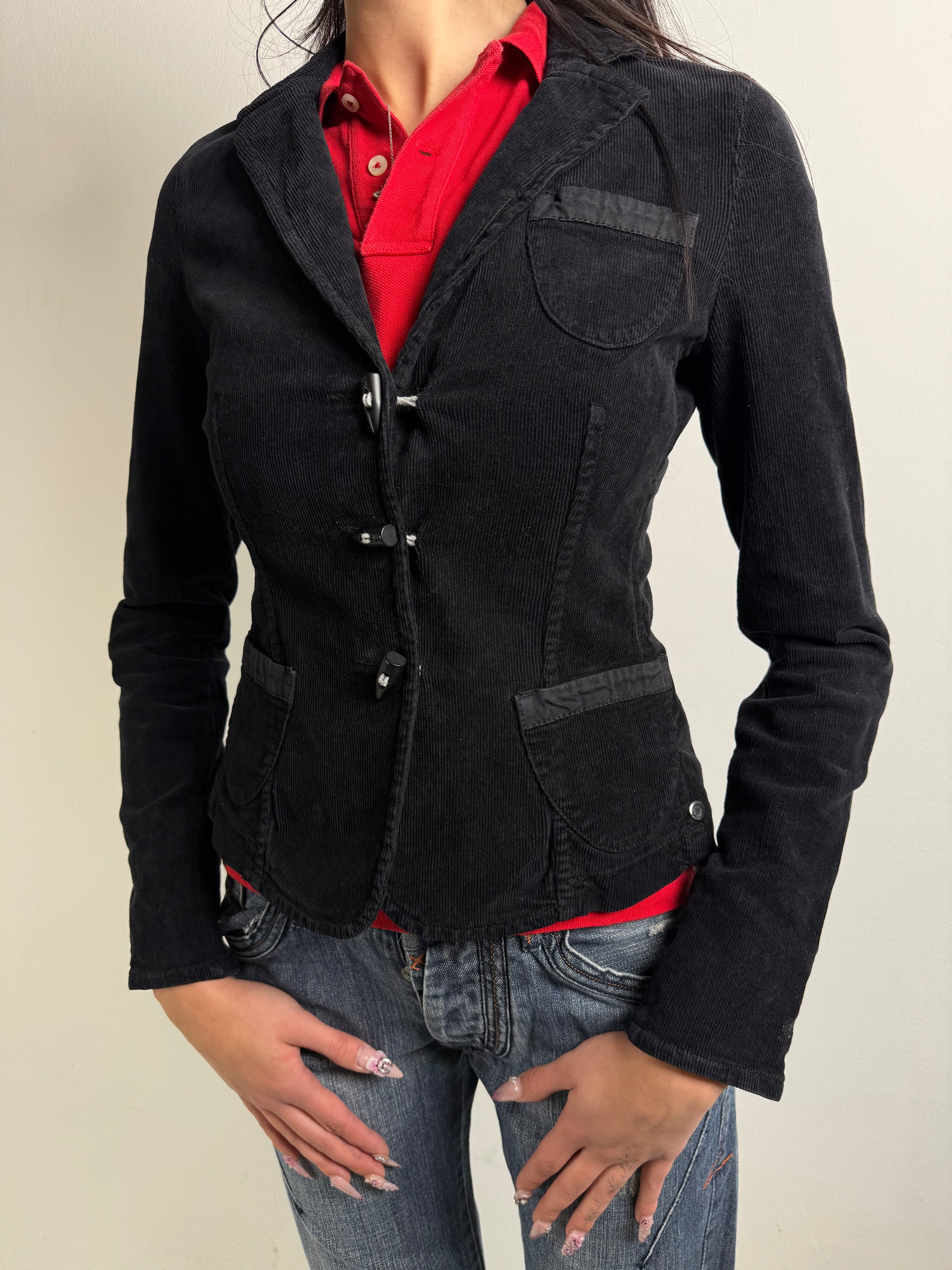 Tragebild von Vintage Armani Jeans Black Cord Jacket S von vorne 