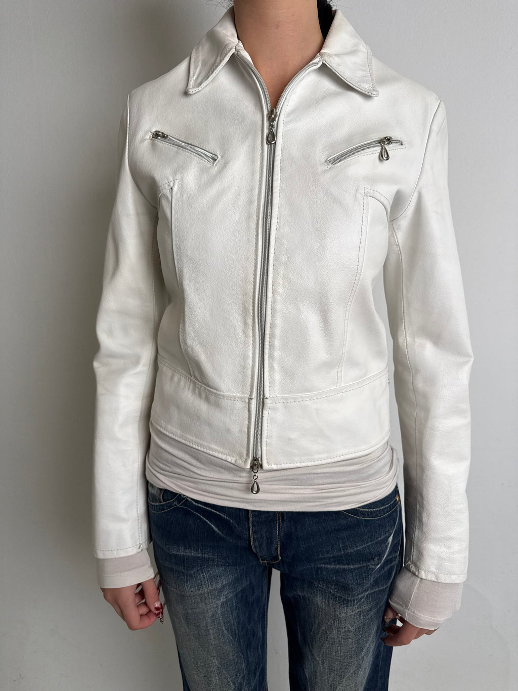 Tragebild von Vintage White Italian Leather Jacket S/M von vorne