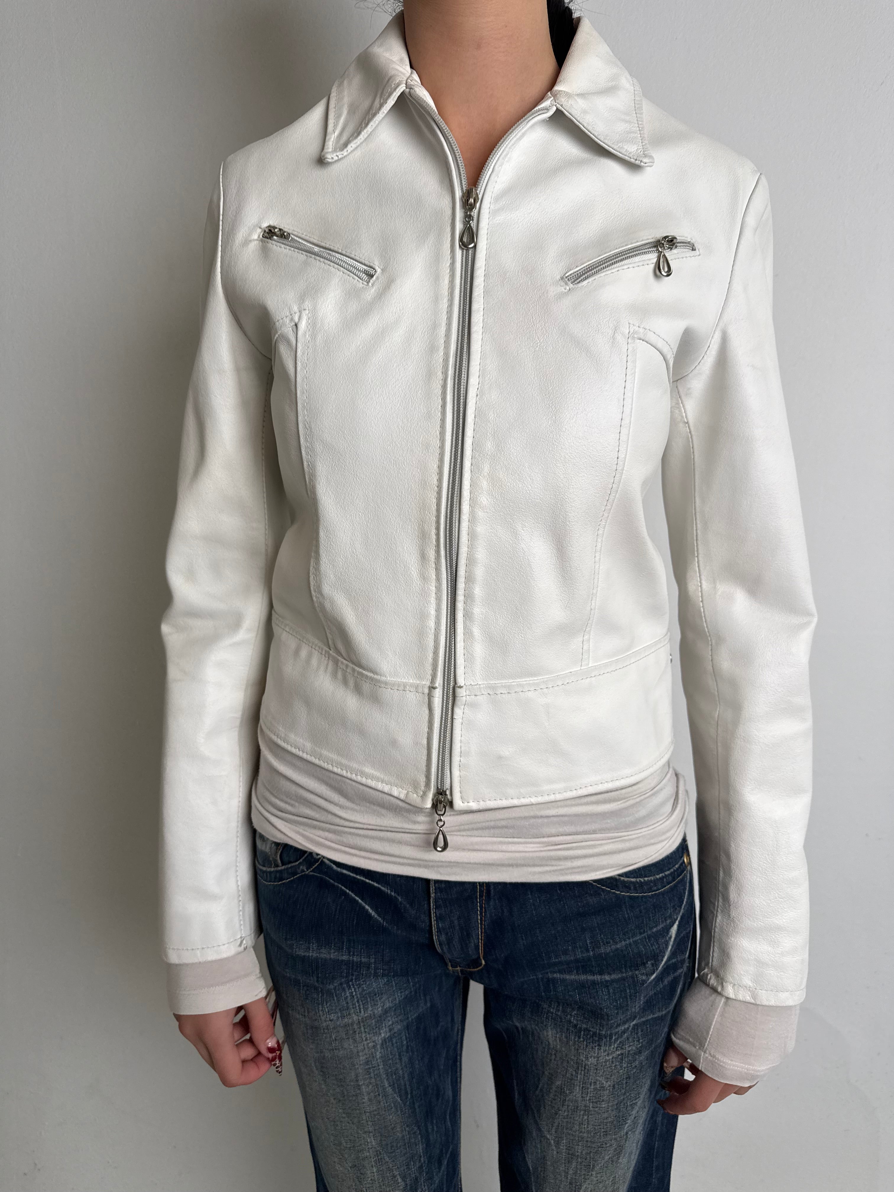 Tragebild von Vintage White Italian Leather Jacket S/M von vorne