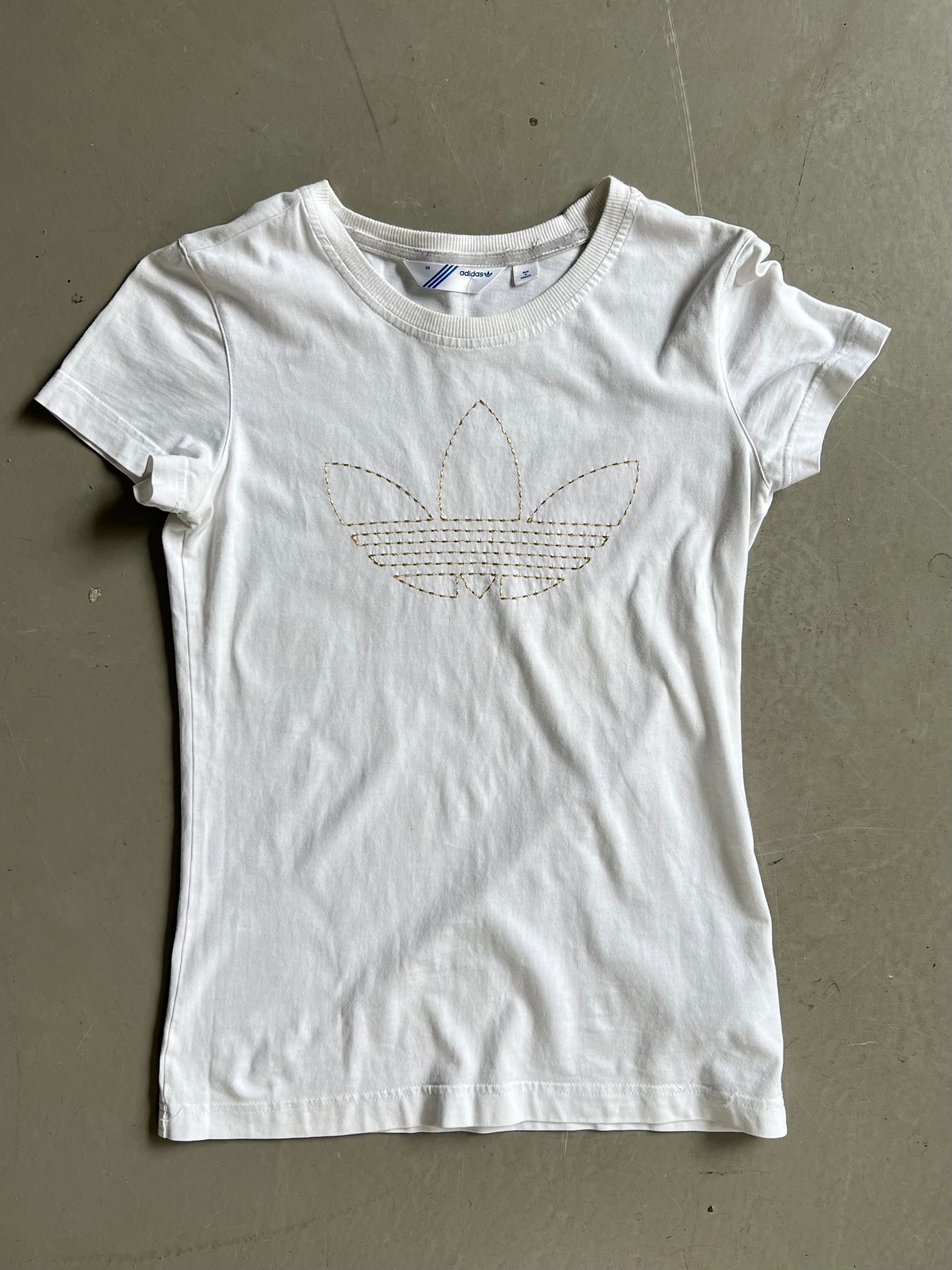 Vintage White Adidas T-Shirt S/M