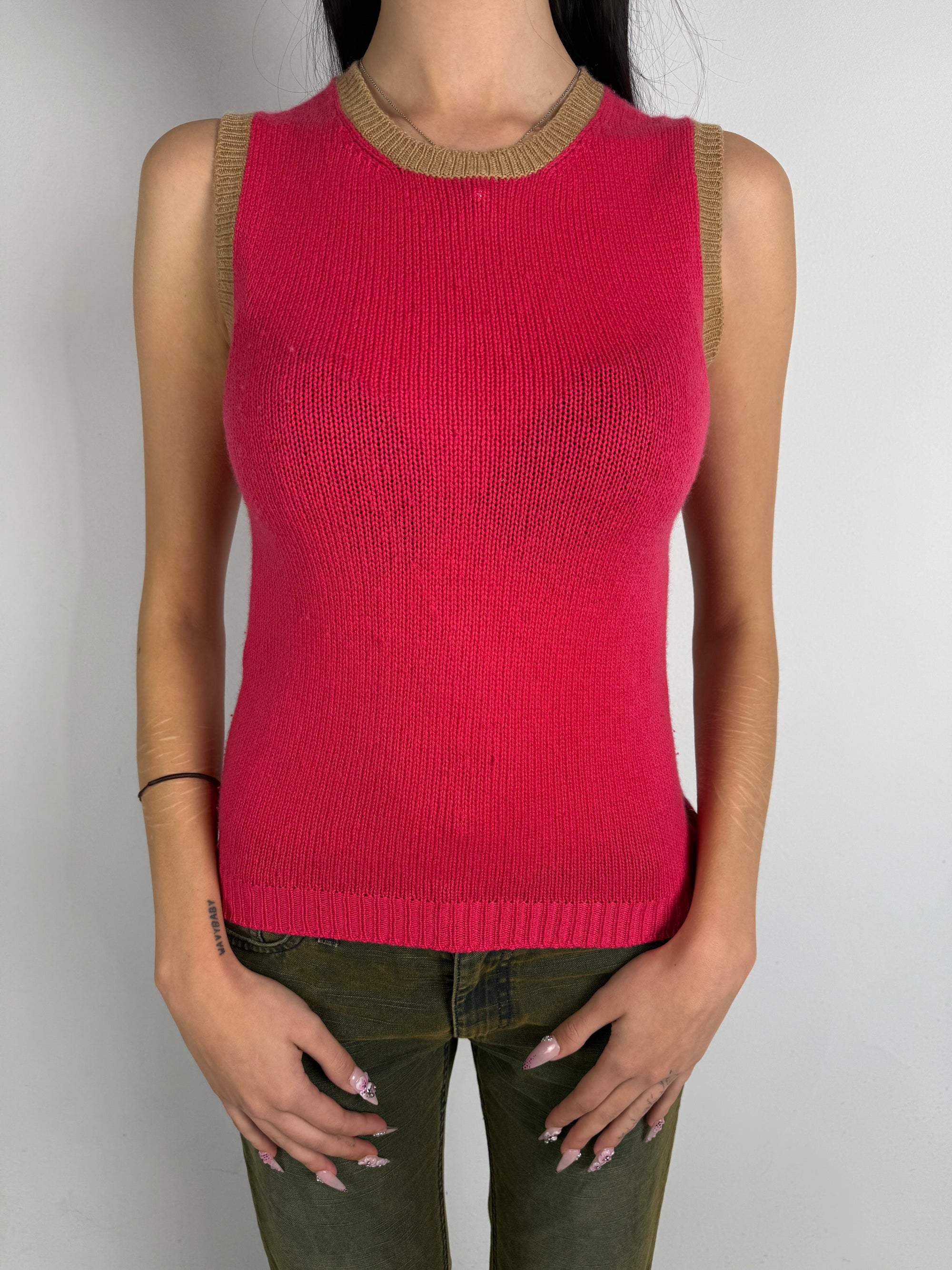 Tragebild von Vintage Christian Dior Pink Cashmere Top von vorne