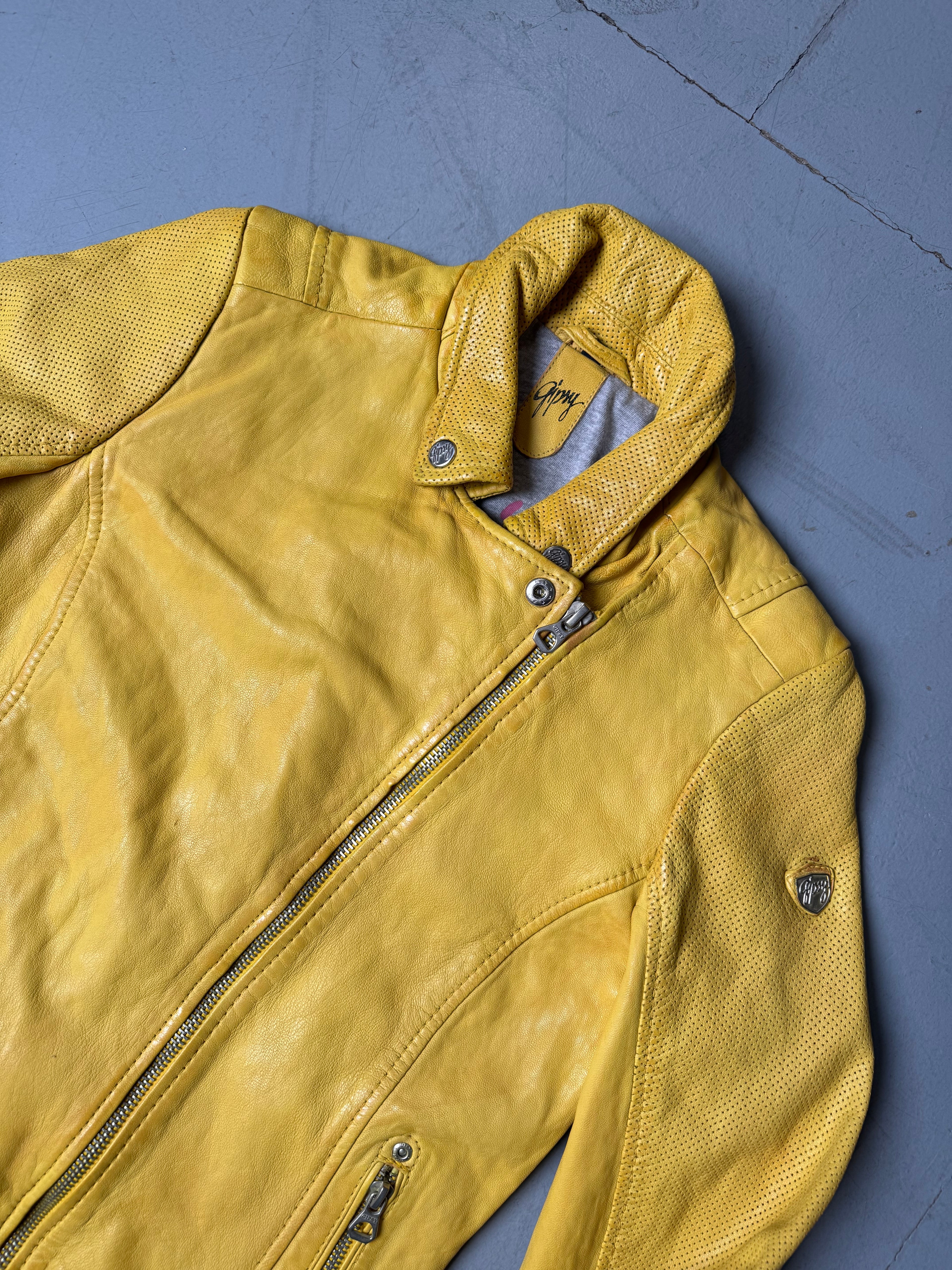 Vintage Gipsy Yellow Leather Jacket für Damen. Y2K Secondhand 2000s Fashion.