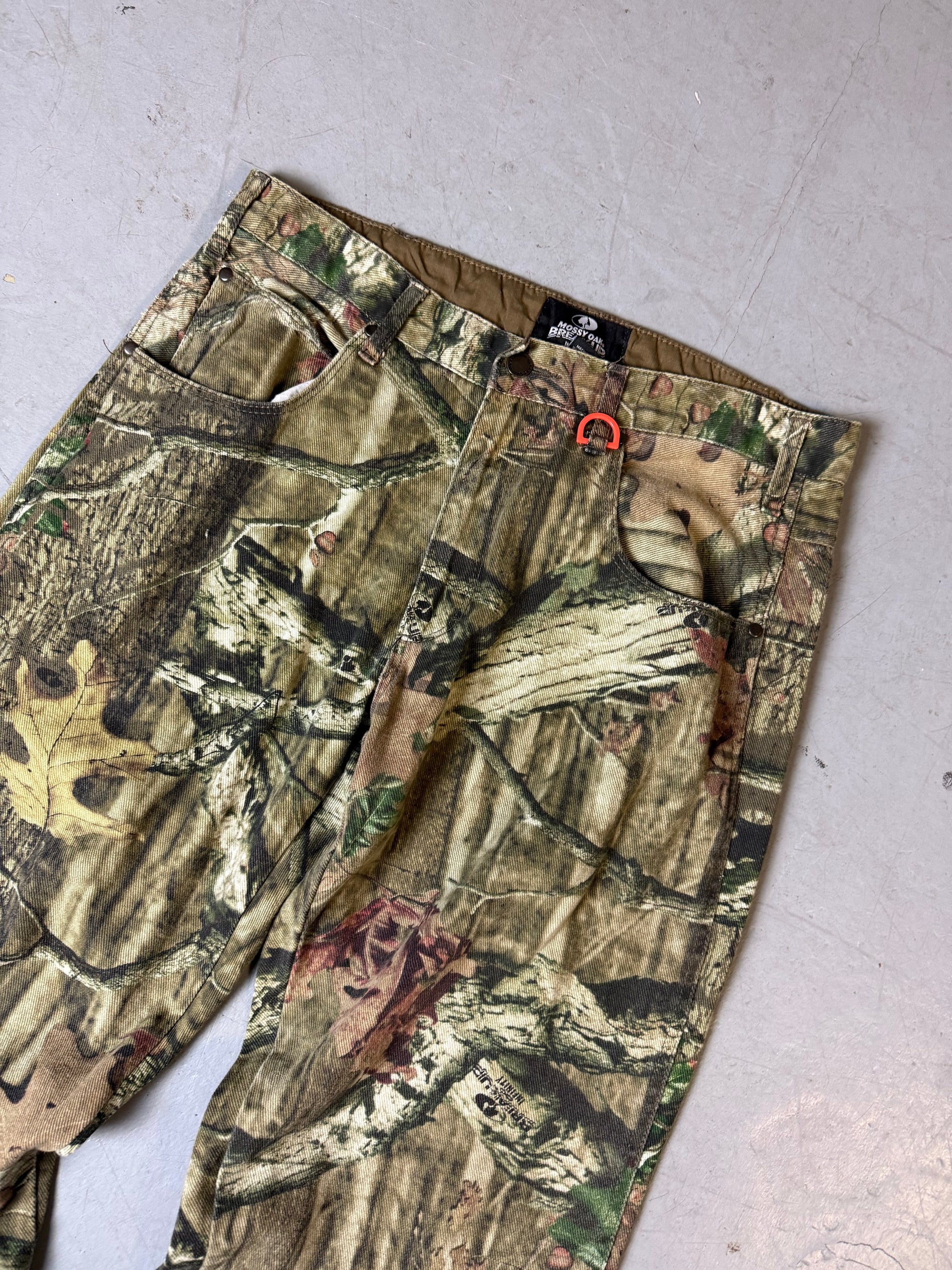 Detailliertes Produktbild von Vintage Mossy Oak Baggy Camouflage Pants L von vorne