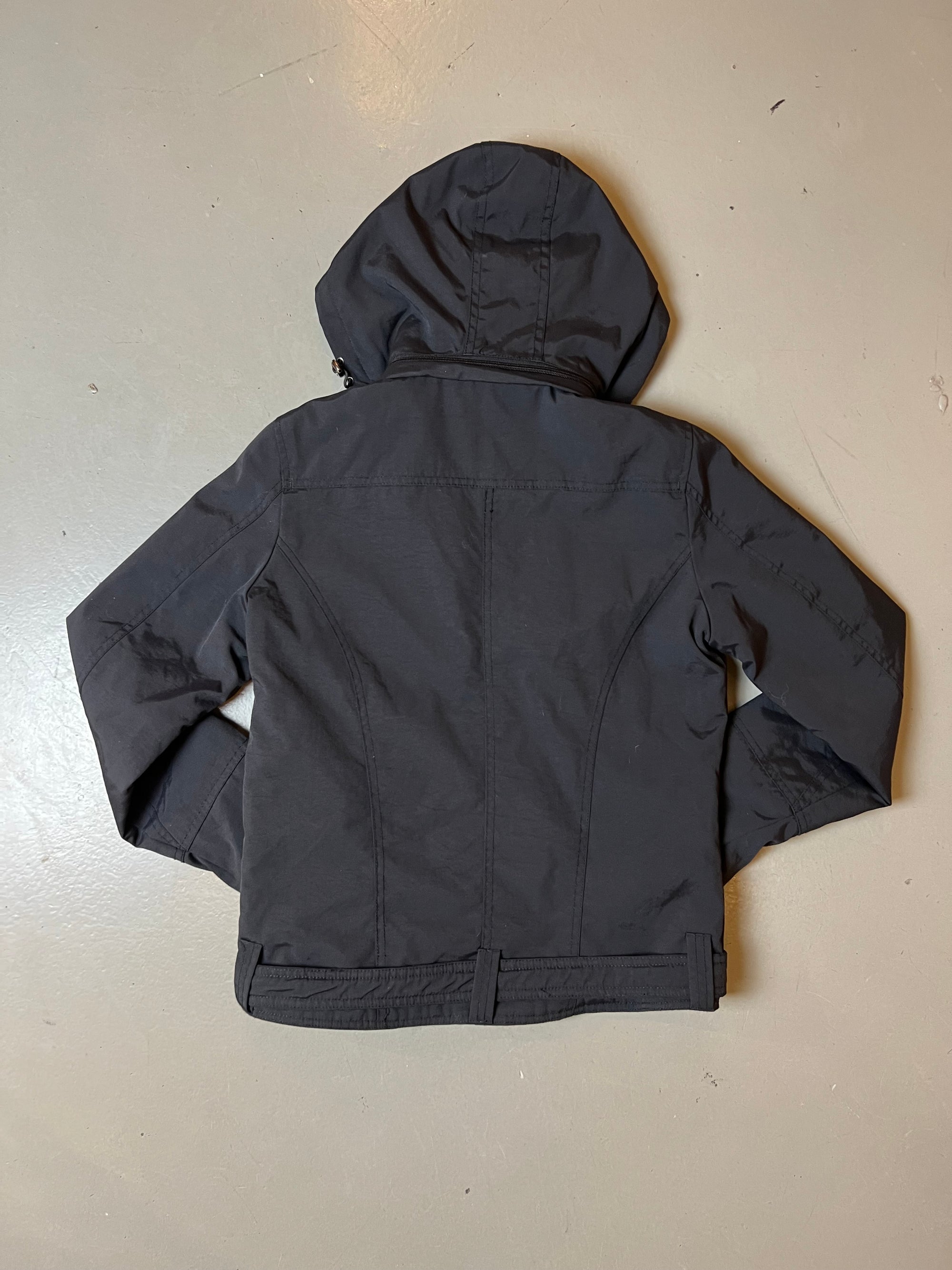 Schwarze Jacke von Nike in Größe S/M im Gorpcore Style, leichte Übergangsjacke