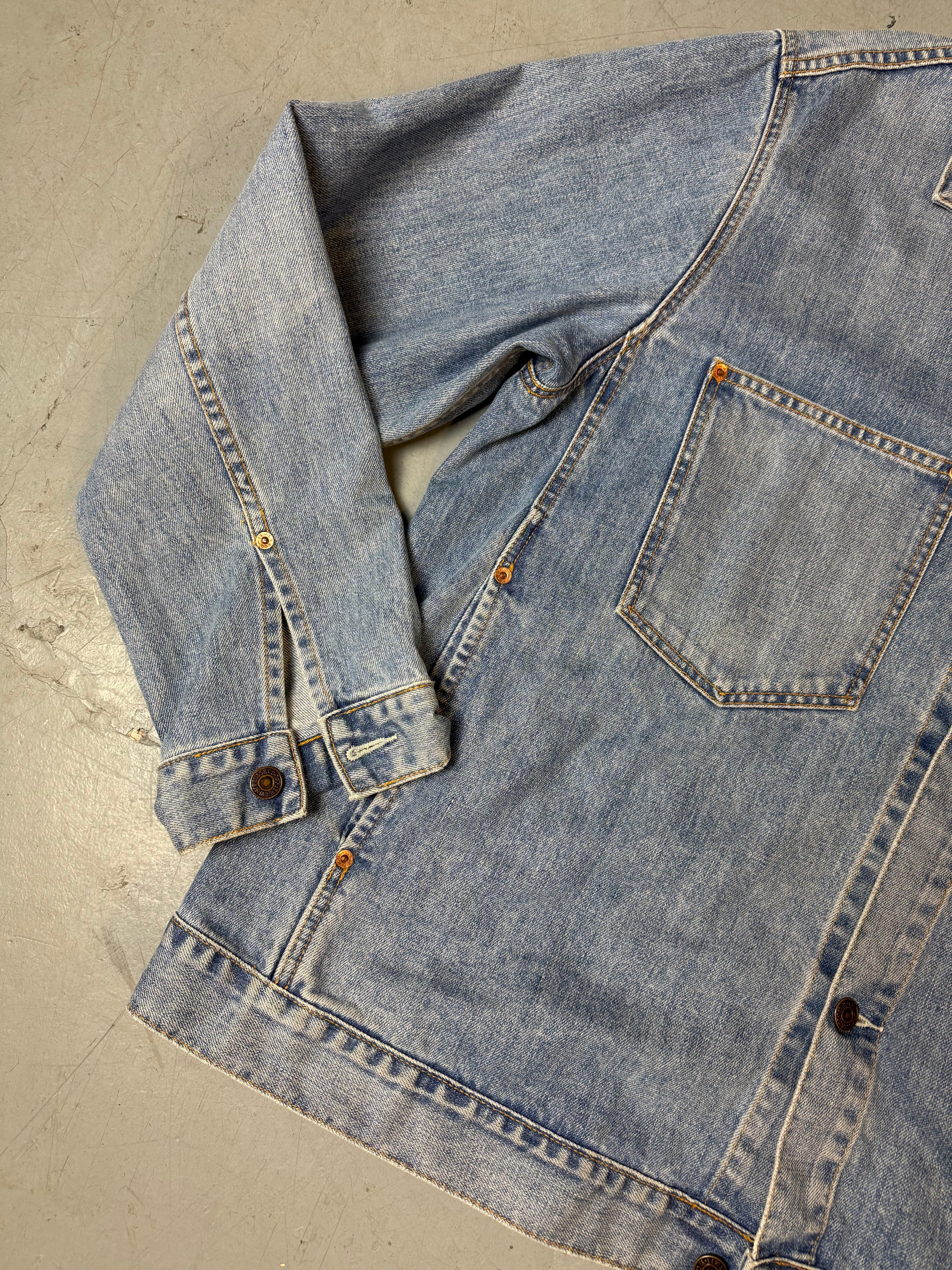 Detailbild von Vintage Levis Light Blue Denim Jacket von Vorne