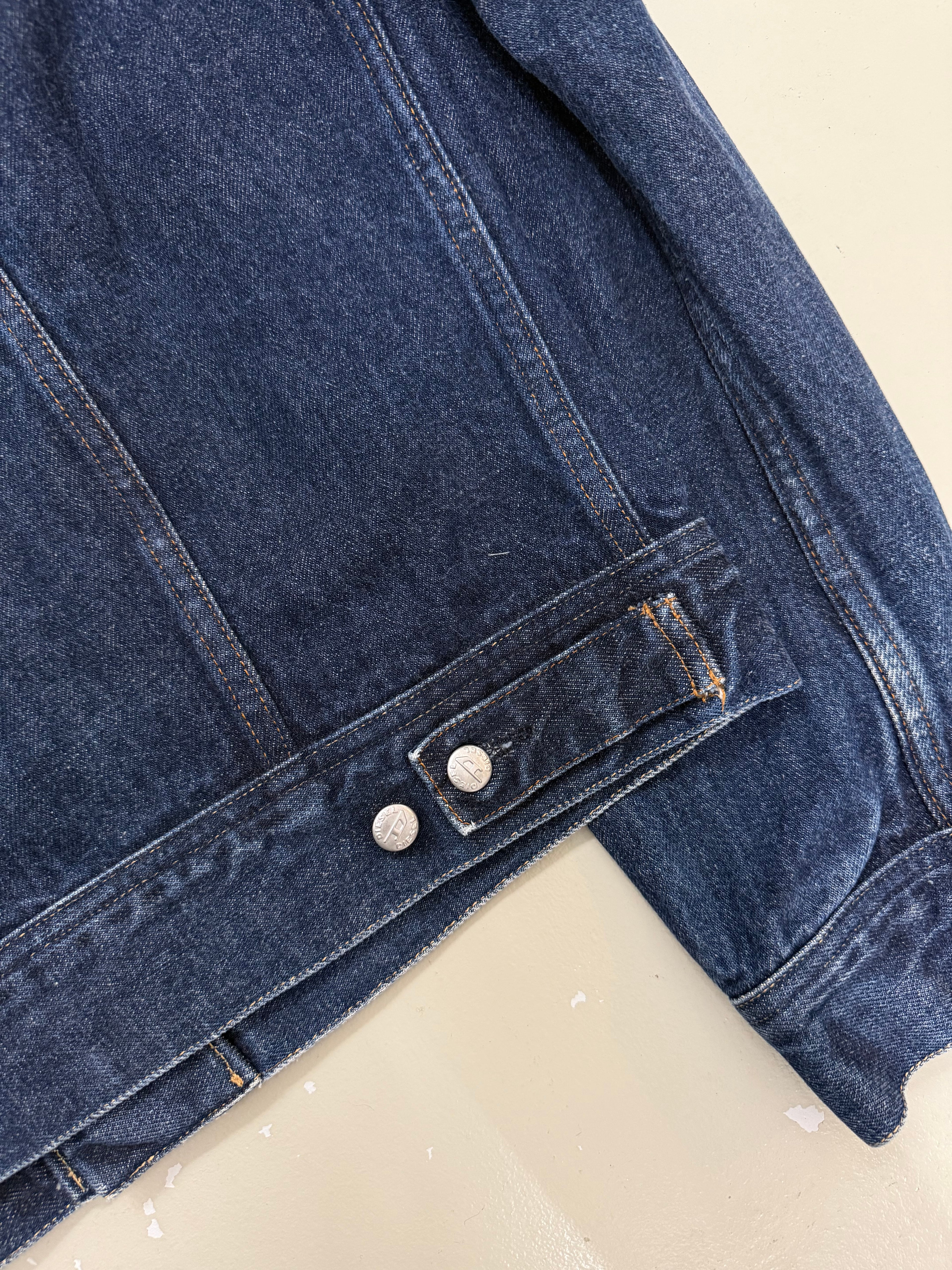 Vintage Diesel Dark Blue Denim Jacket für Herren. Y2K Second Hand 2000s Fashion