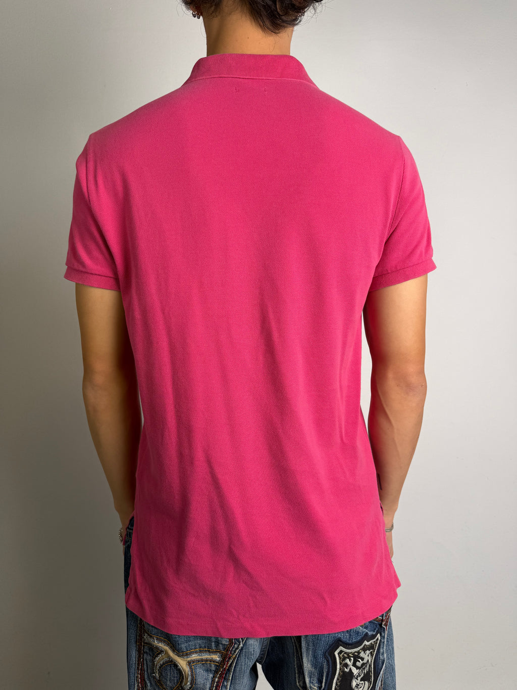 Tragebild von einem Vintage Ralph Lauren Pink Polo Shirt von hinten
