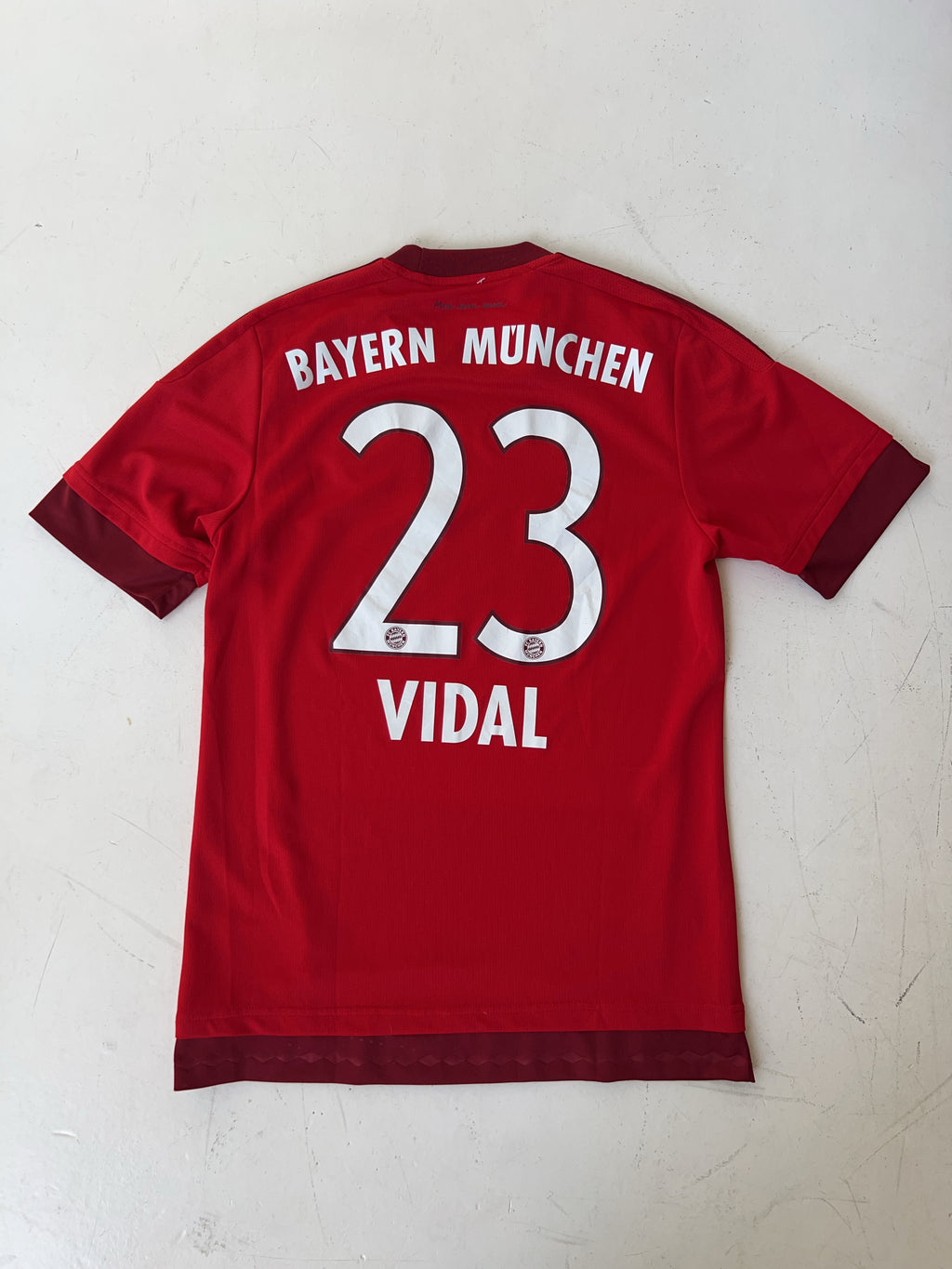 Vintage Adidas FC Bayern München 2015/16 Vidal Home Jersey (S)