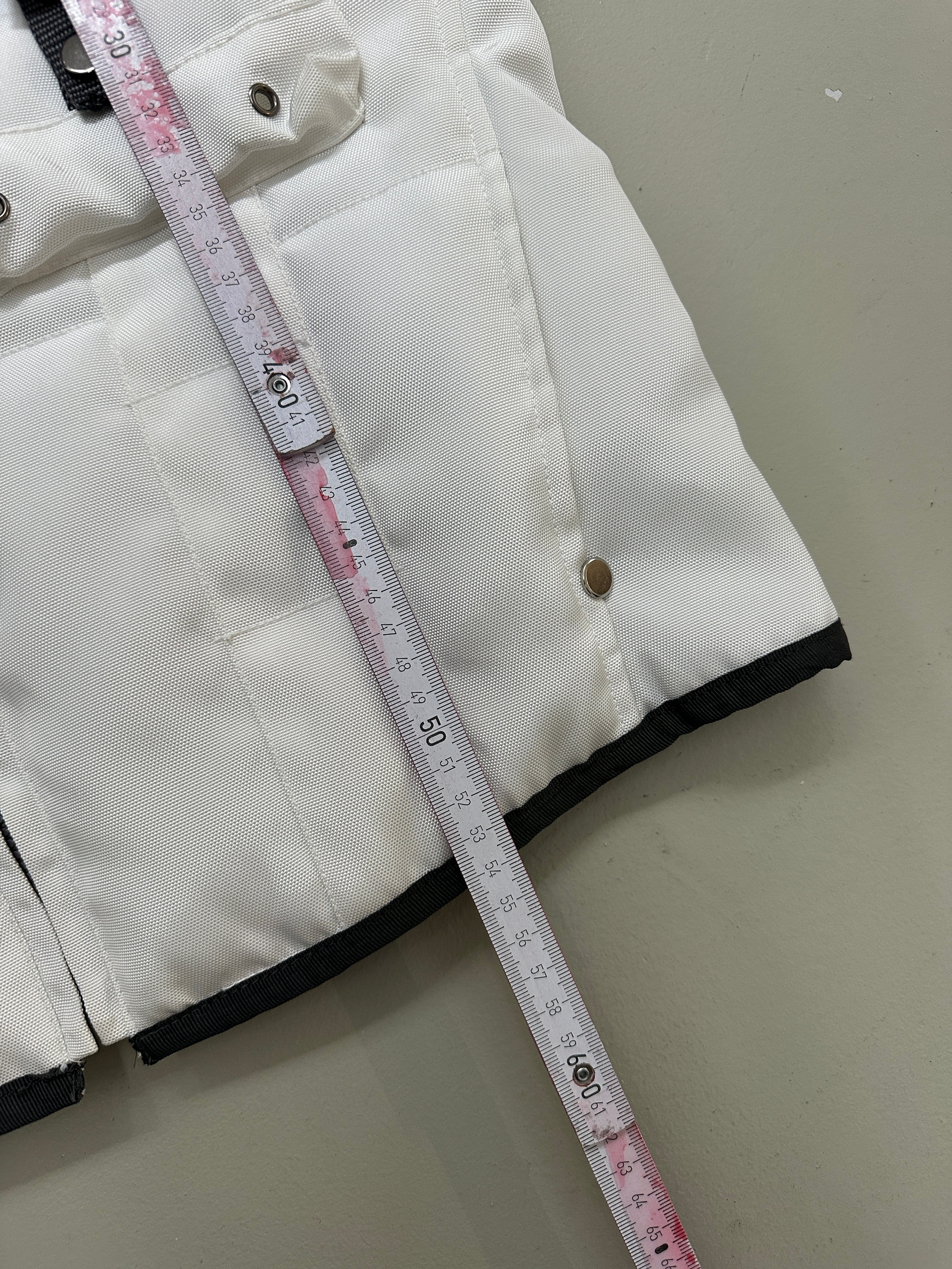 Vintage White Utility Puffer Vest für Herren. Y2K Second Hand 2000s Fashion