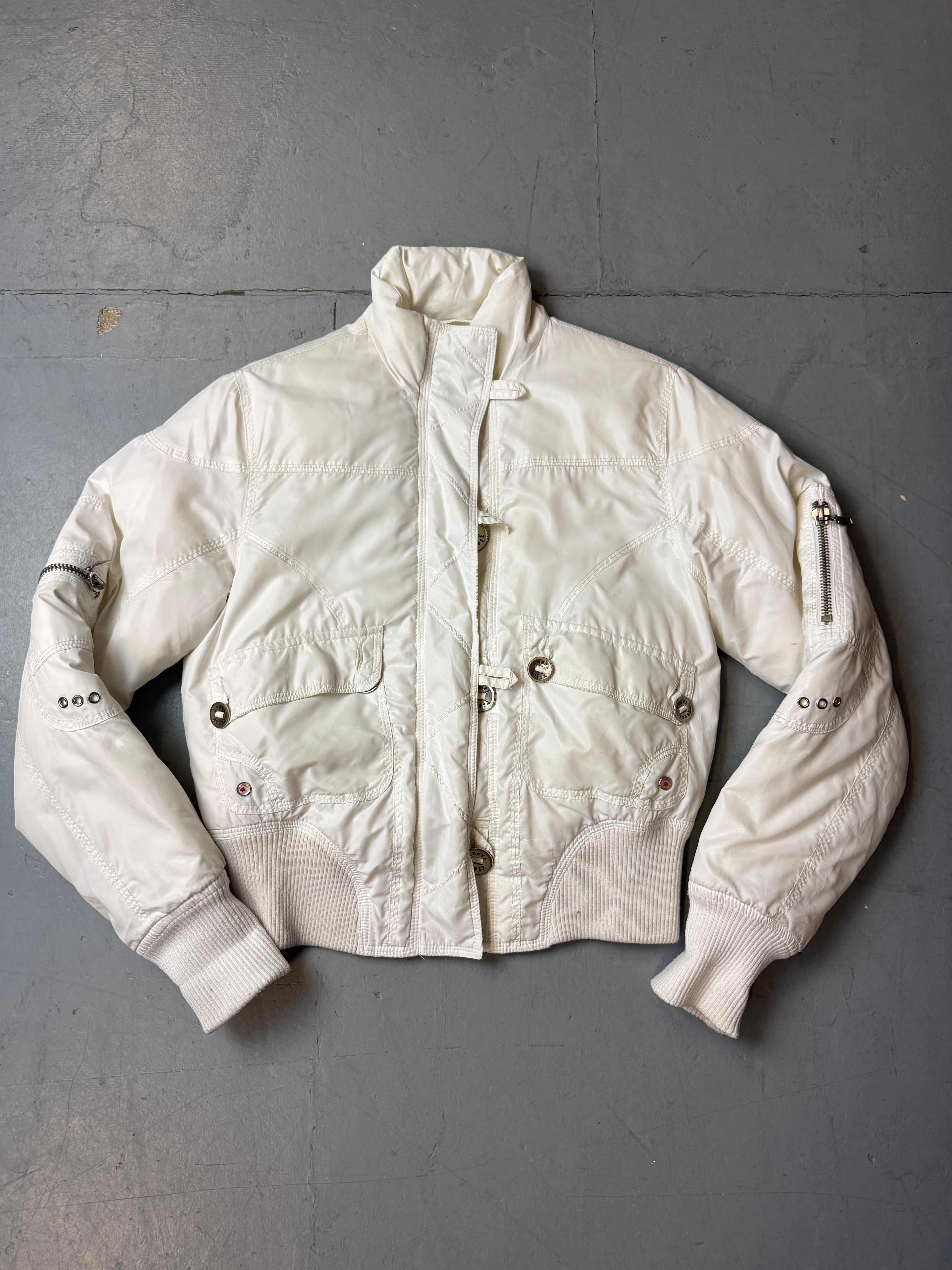 Vintage Angel Devil White Puffer für Damen. Y2K Second Hand 2000s Fashion