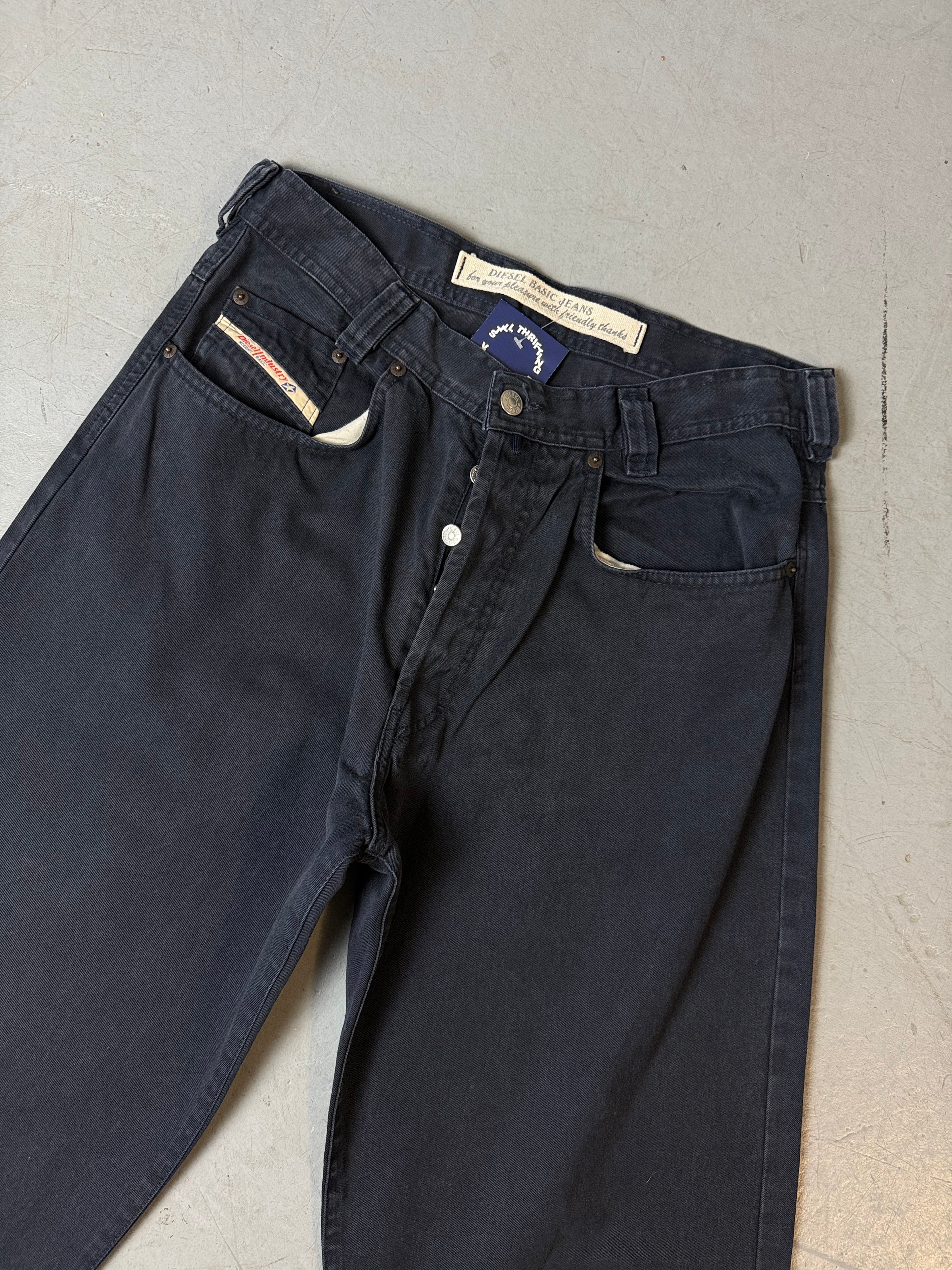 Detailbild von Vintage Diesel Saddler Super Baggy Black Jeans von Hosenbund