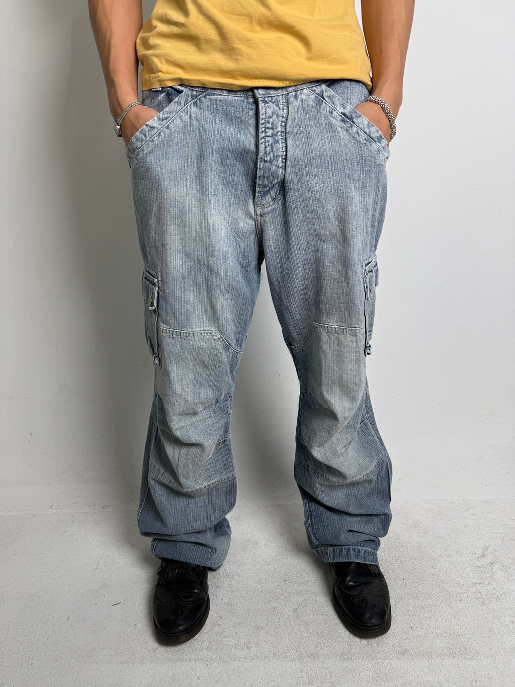 Tragebild von einer Vintage Terranova Light Blue Baggy Jeans von vorne