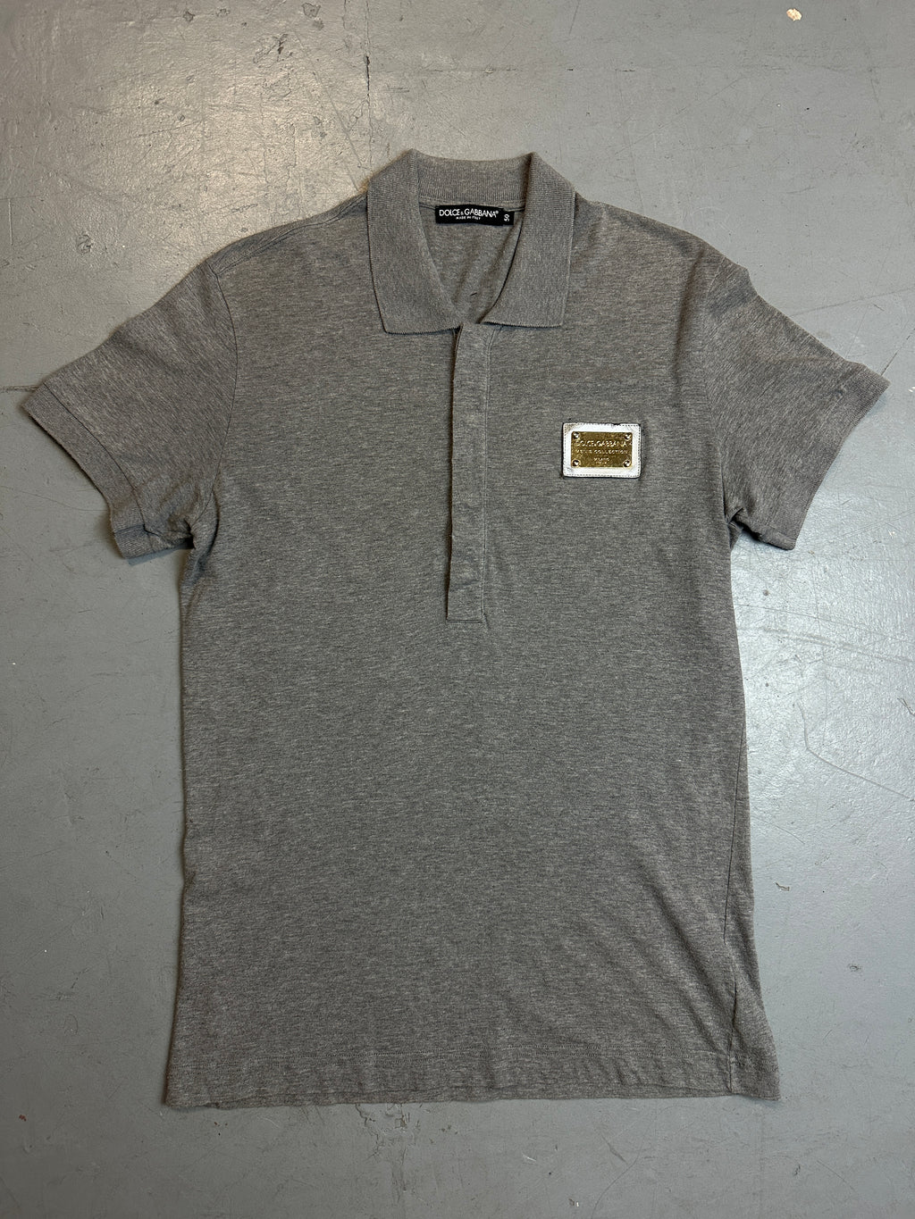 Vintage Dolce&Gabbana Grey Polo Shirt für Herren. 2000s Second Hand 2000s Fashion
