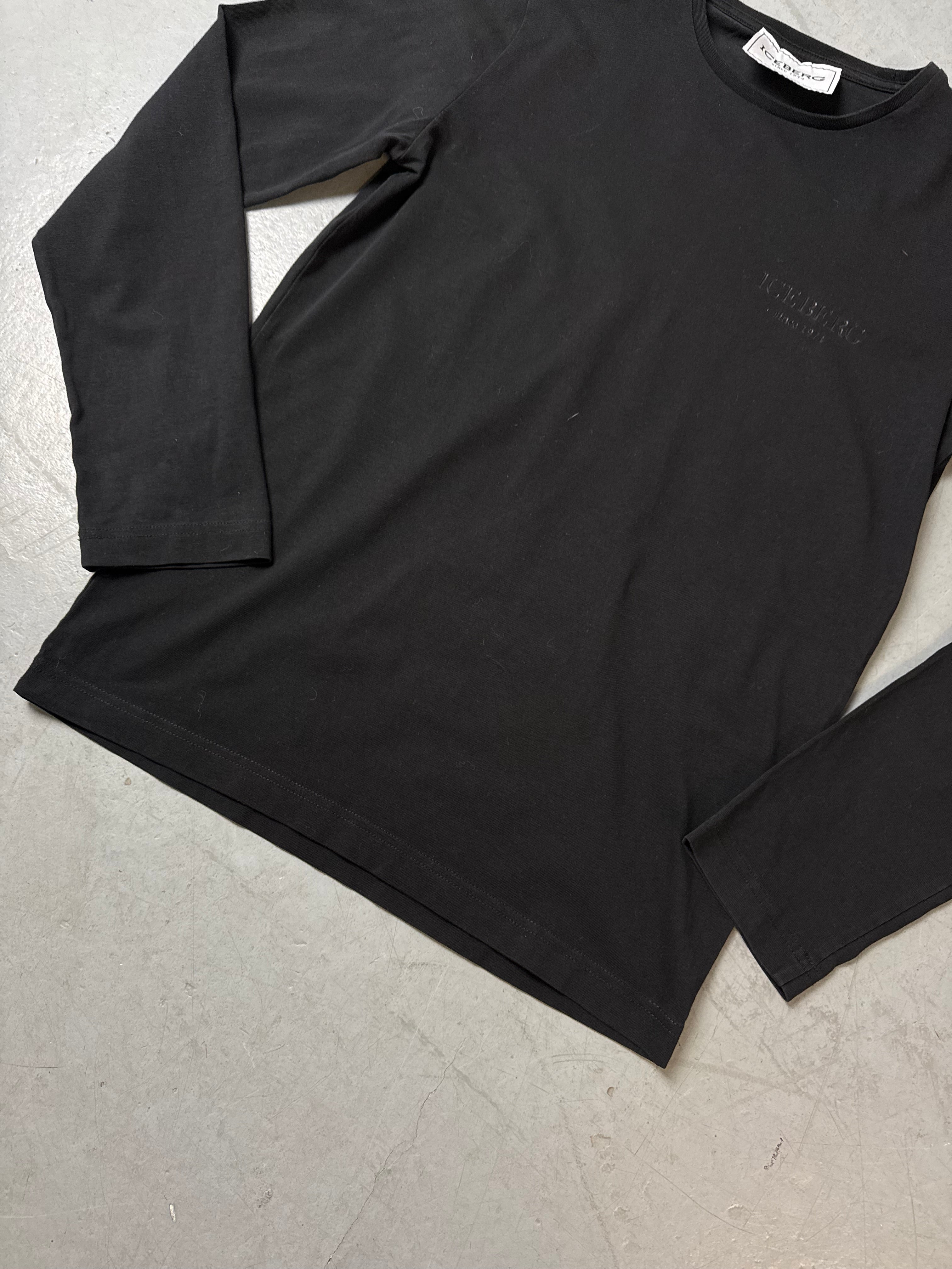 Detailbild von Vintage Iceberg Black Longsleeve von vorne