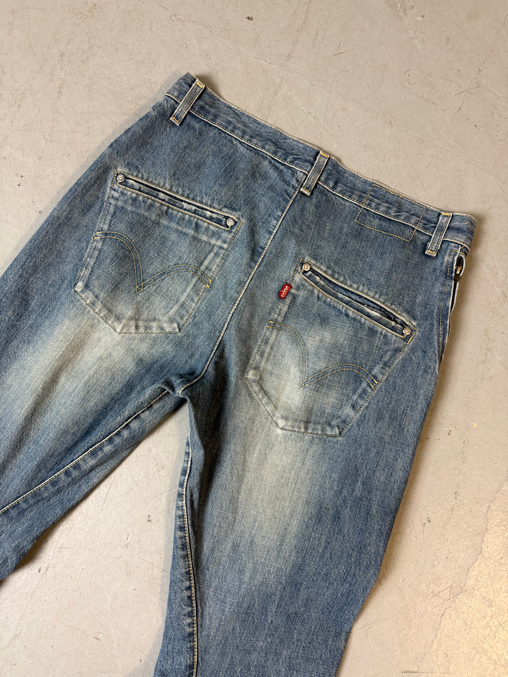 Vintage Levis Engineered Long Baggy Jeans M