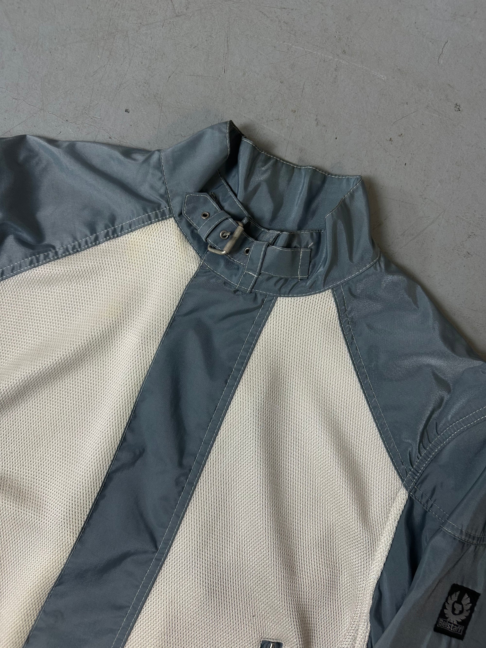 Eine blau weiße Übergangsjacke von Belstaff in M/L