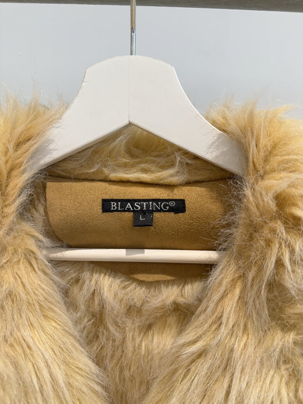 Vintage Blasting Mantel (L)