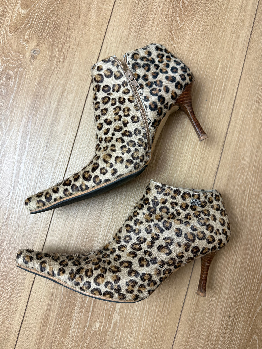 Produktbild von Vintage Buffalo Faux Fur Leopard Heels von der Seite