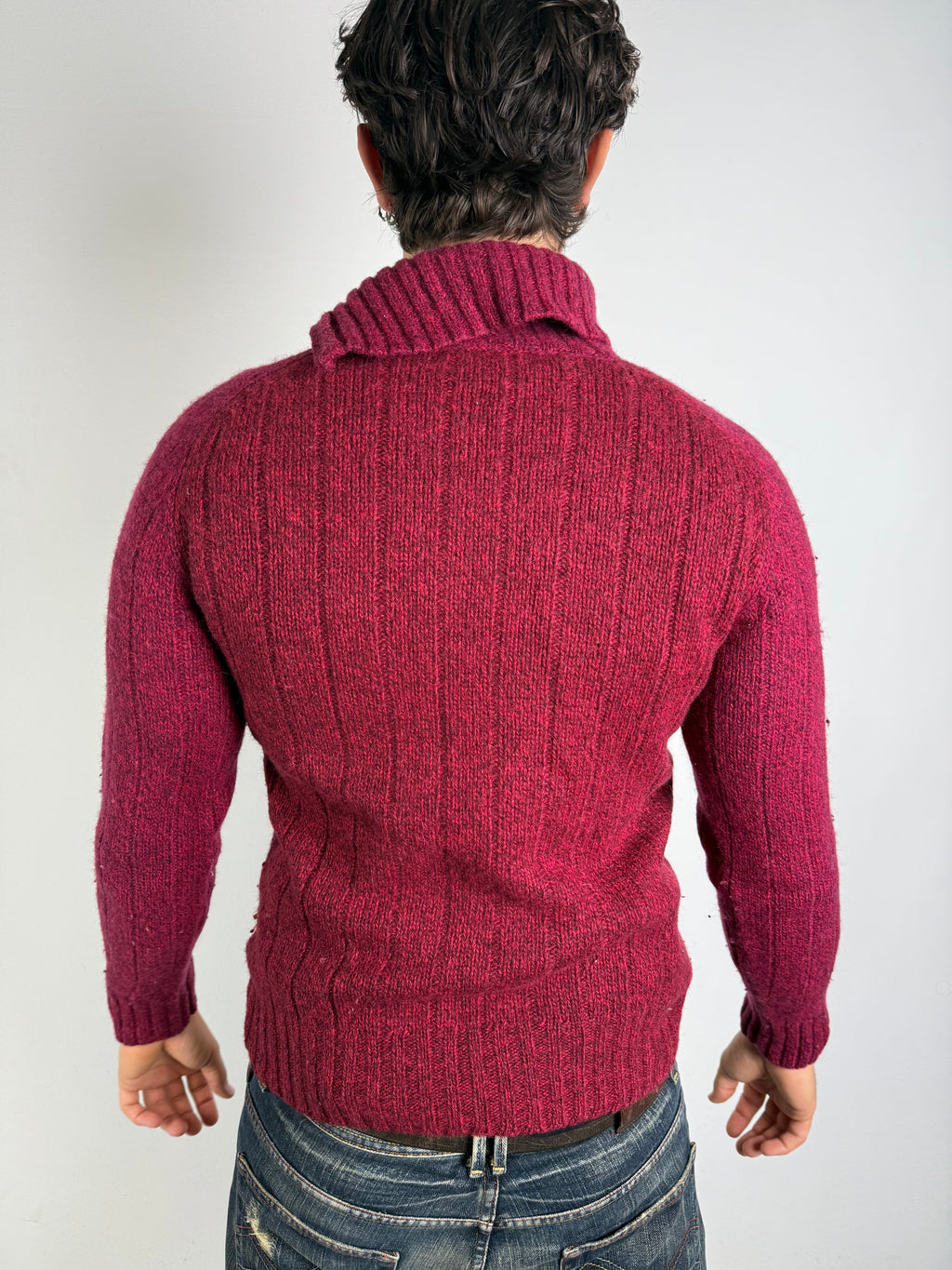 Tragebild von Vintage Diesel Red Knitted Turtleneck Sweater von hinten 