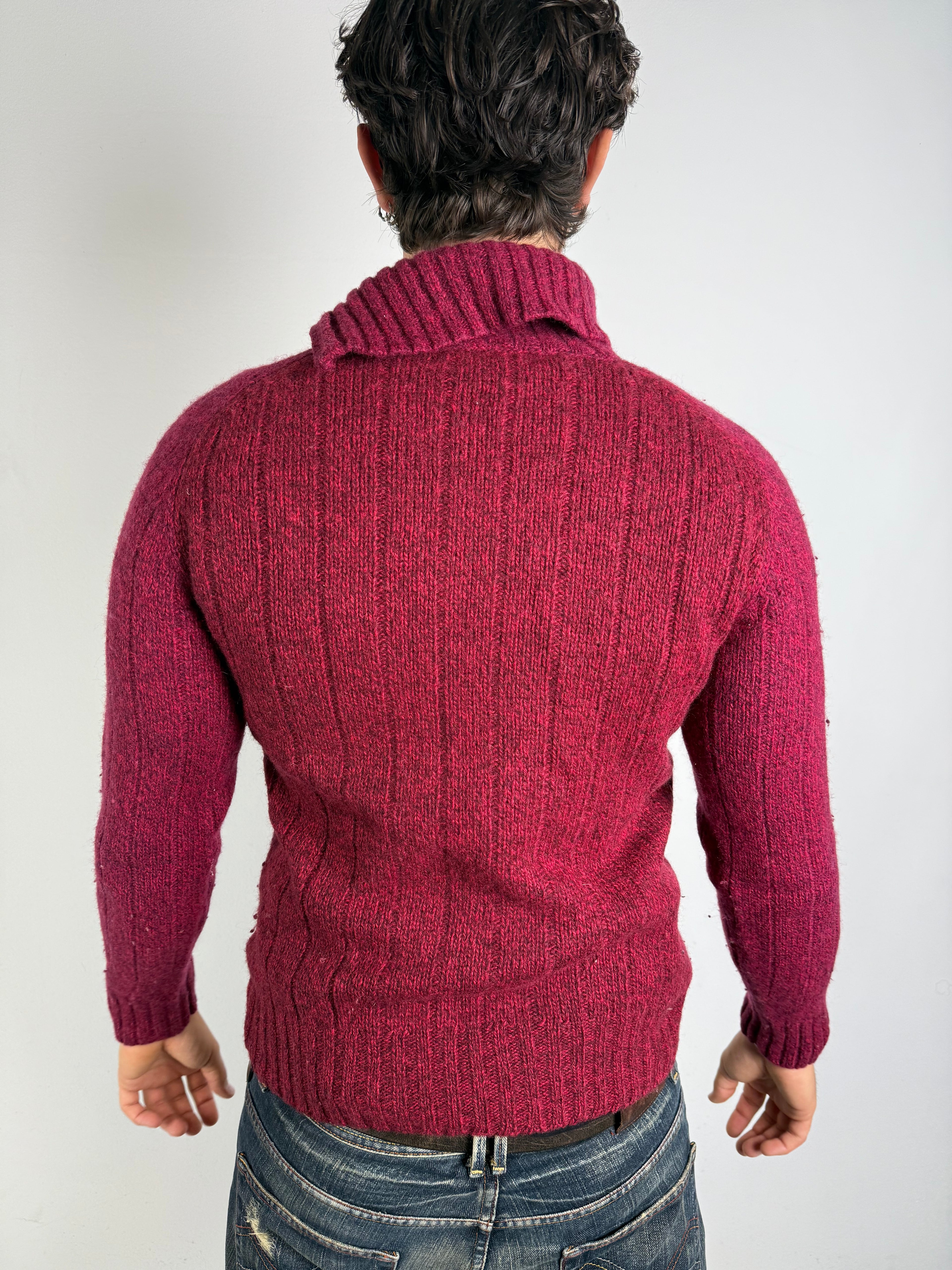 Tragebild von Vintage Diesel Red Knitted Turtleneck Sweater von hinten 