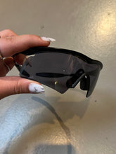Laden Sie das Bild in den Galerie-Viewer, Oakley Sunglasses Black