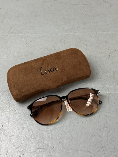 Victoria Beckham Gold and Brown Sunglasses Unisex. Y2K Second Hand 2000s Fashion