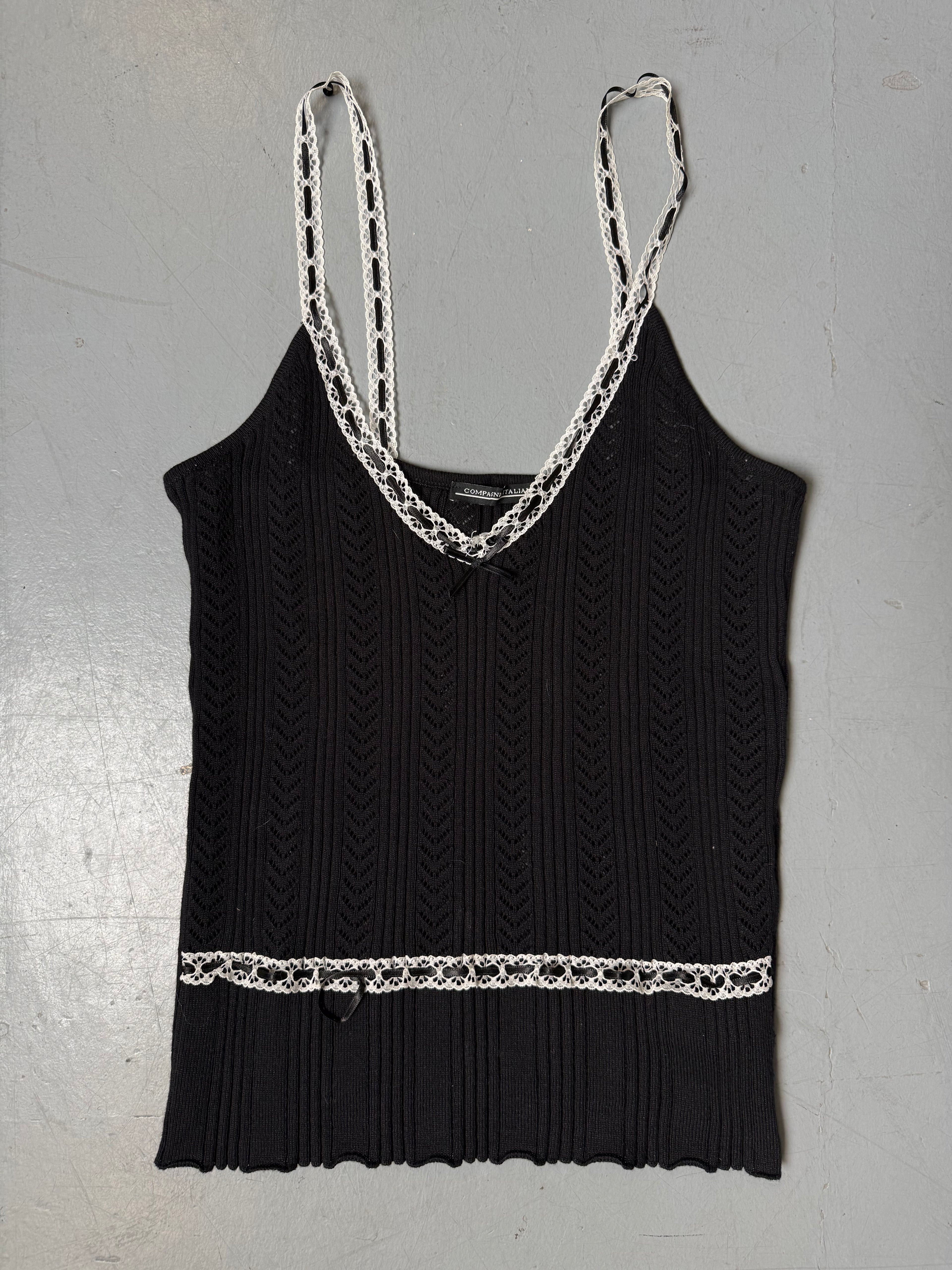 Vintage Black Knit Top with White Lace Details für Damen. Y2K Secondhand 2000s Fashion.