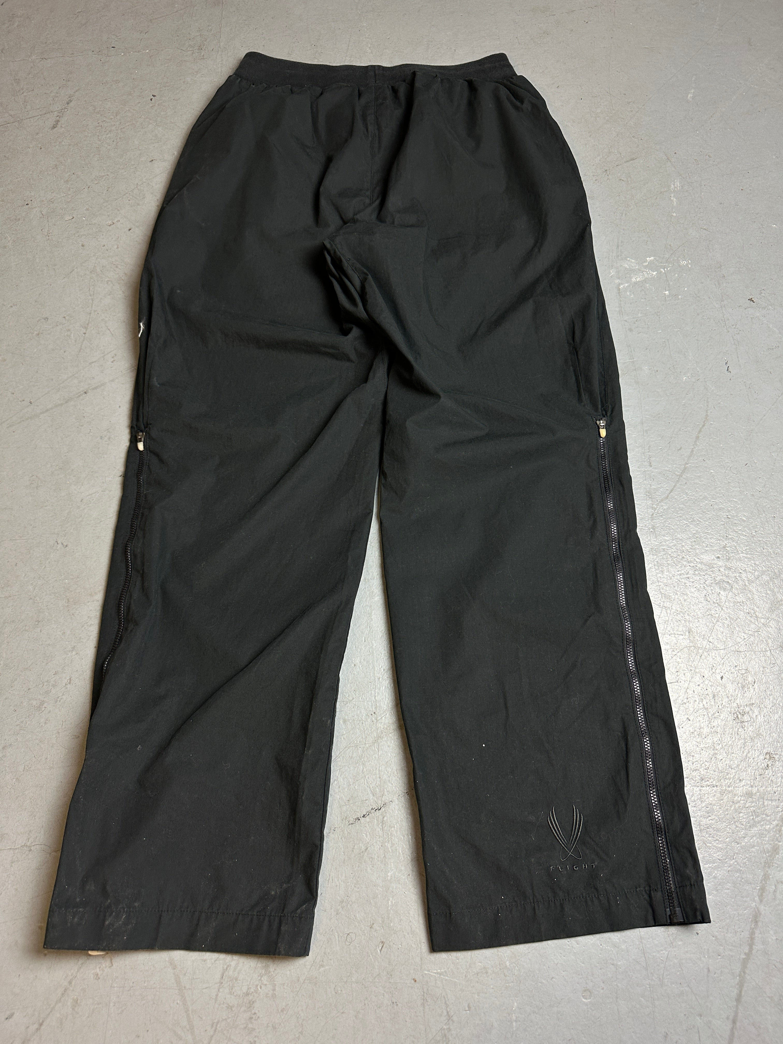 Productbild von Vintage Black Nike Track Pants S von hinten 