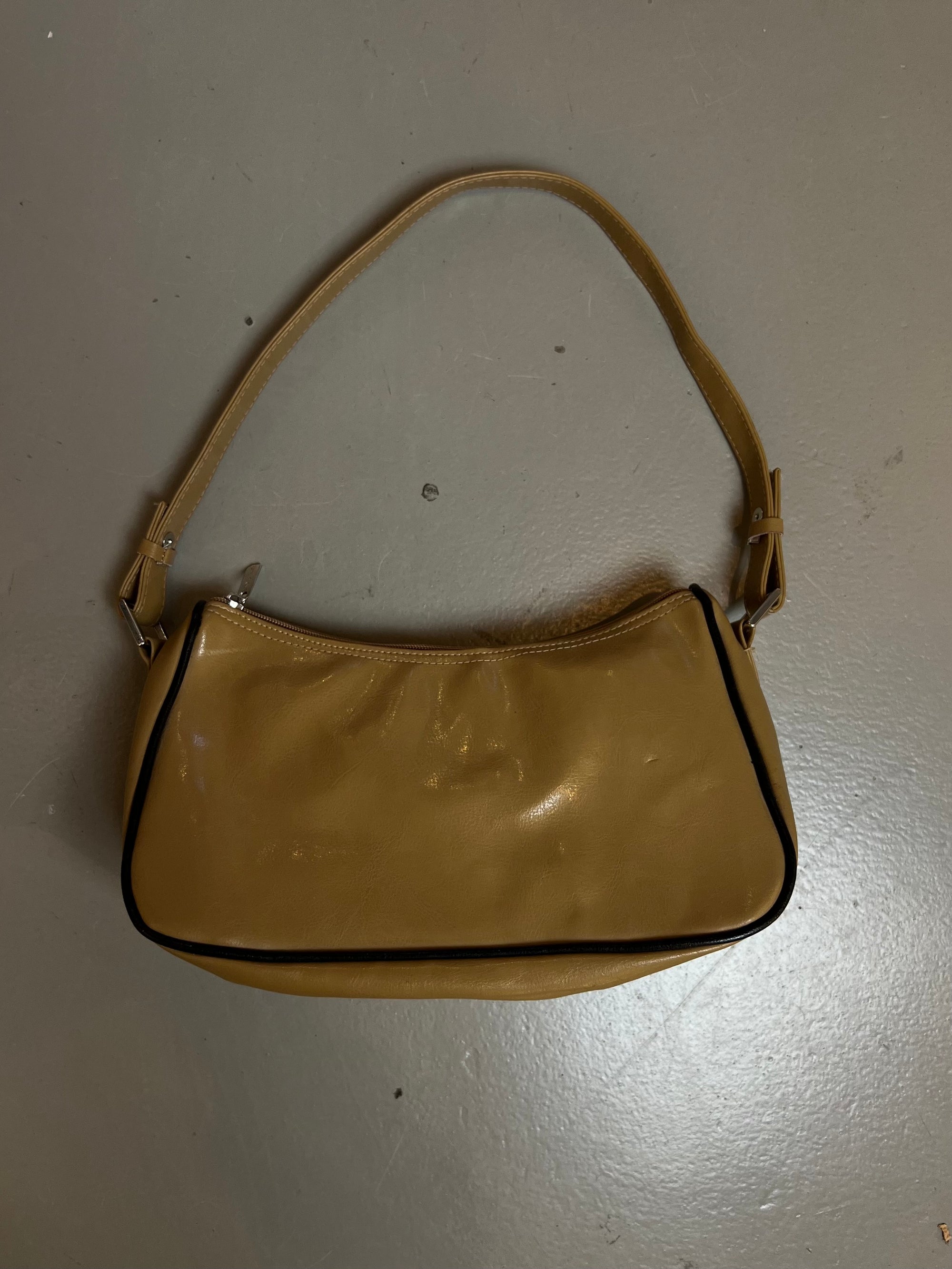 Produkt Bild der Vintage Beige Leather Bag von vorne