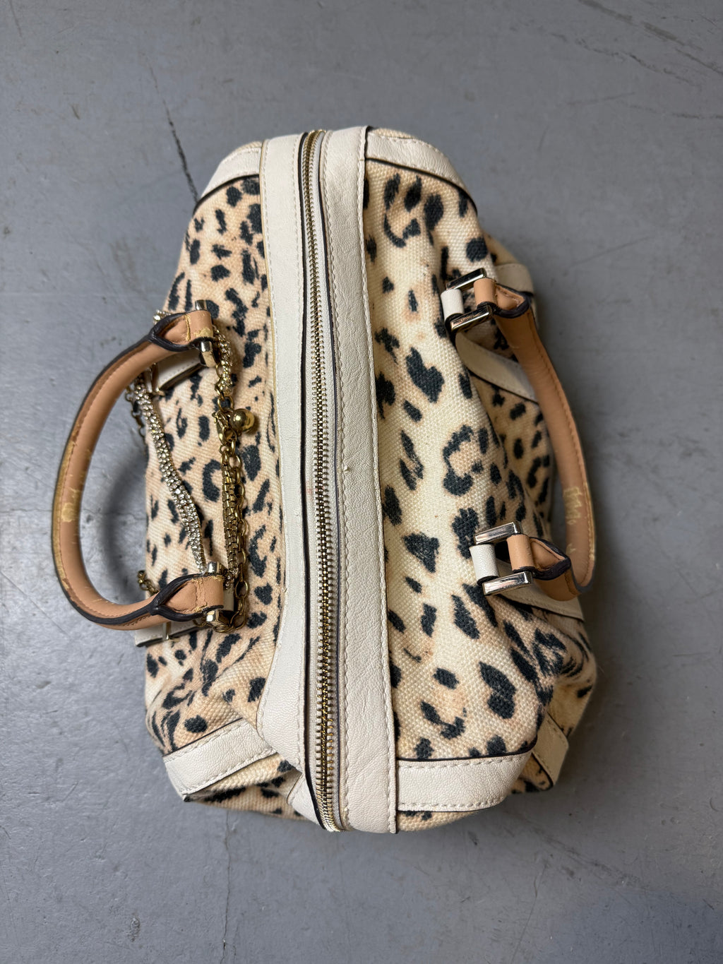 Vintage CNTY BAGS Guess Beige Leo Print Handbag with Extra Charms